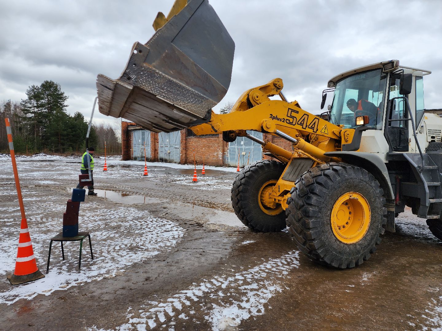 раменское, образование, раменский дорожно-строительный техникум, чемпионат профессионалы 2025, управление и обслуживание фронтального погрузчика,