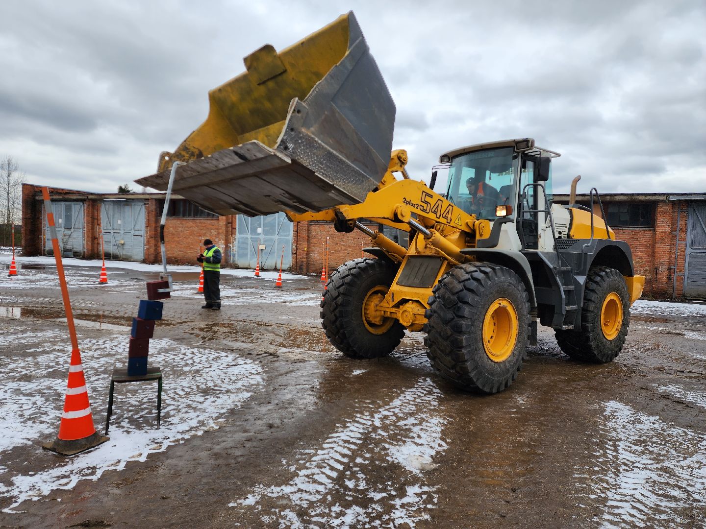 раменское, образование, раменский дорожно-строительный техникум, чемпионат профессионалы 2025, управление и обслуживание фронтального погрузчика,
