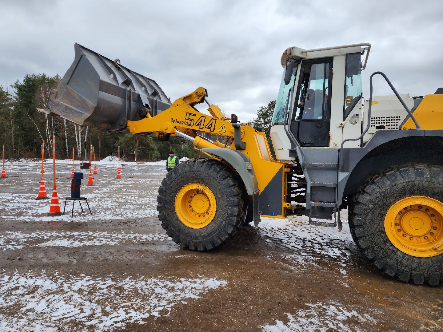 раменское, образование, раменский дорожно-строительный техникум, чемпионат профессионалы 2025, управление и обслуживание фронтального погрузчика,