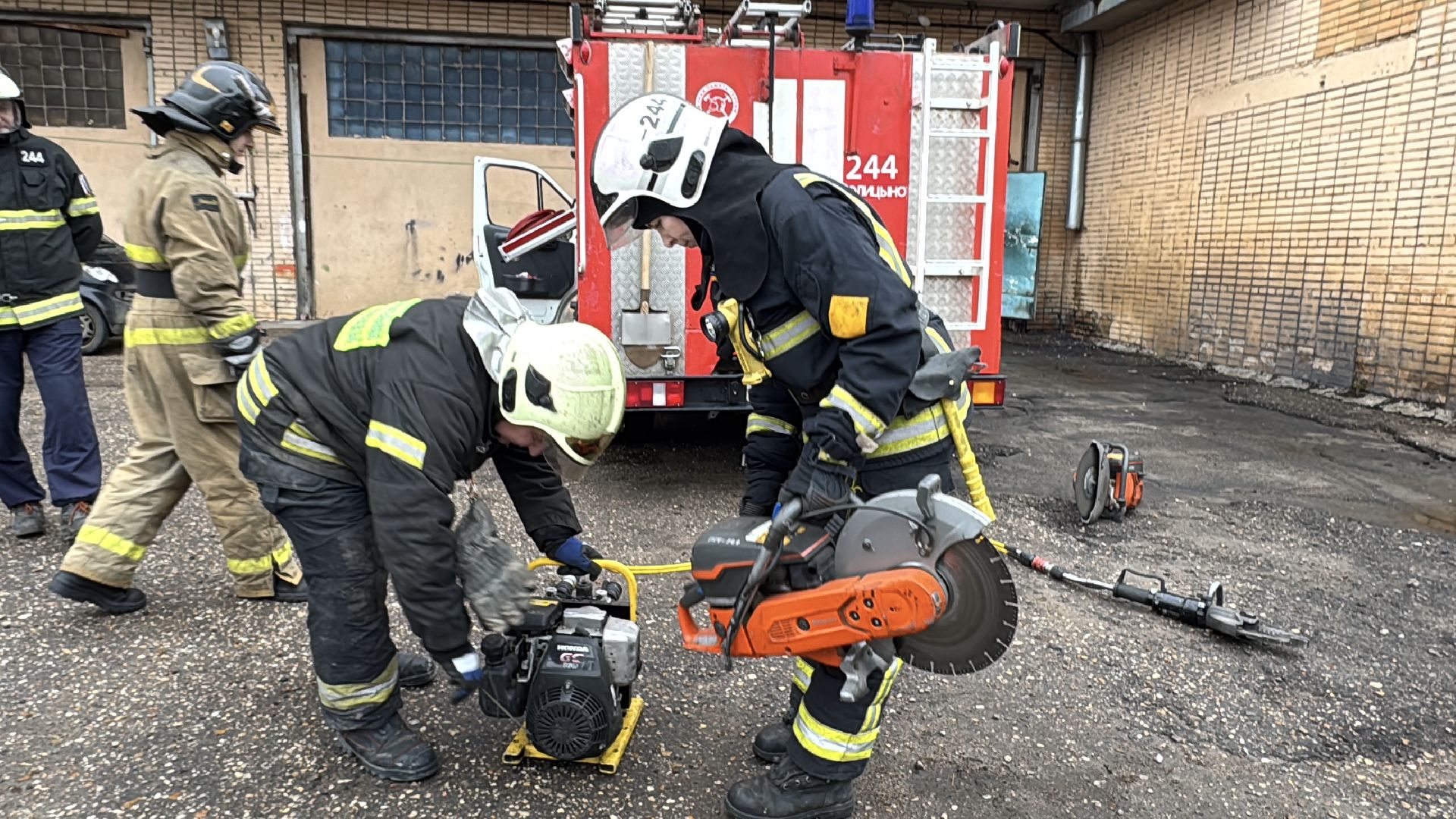 8 марта, женщина-спасатель, не женское дело, МЧС России,