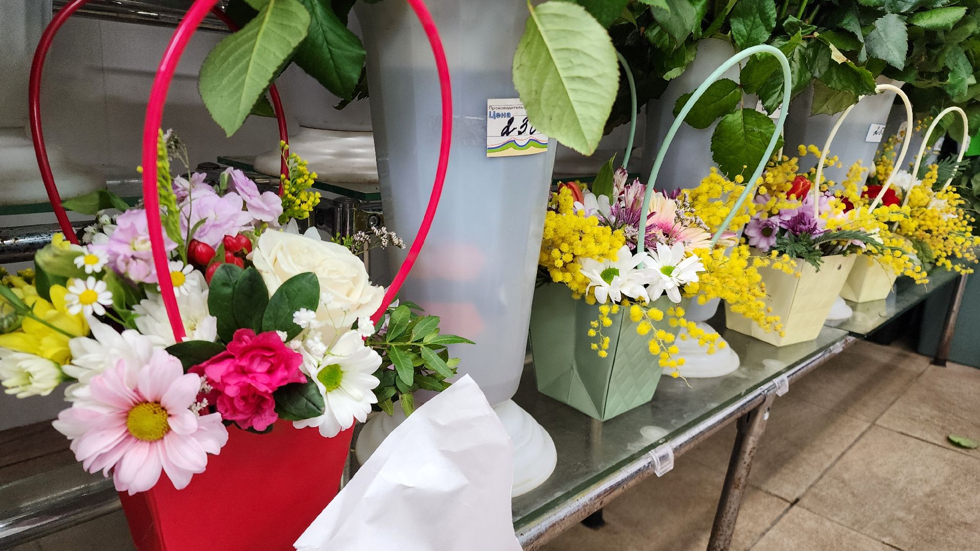 Бронницы, Цветы к 8 марта, Мужчины выбирают цветы,