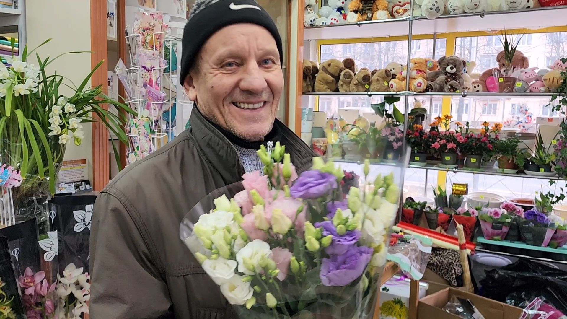 Бронницы, Цветы к 8 марта, Мужчины выбирают цветы,