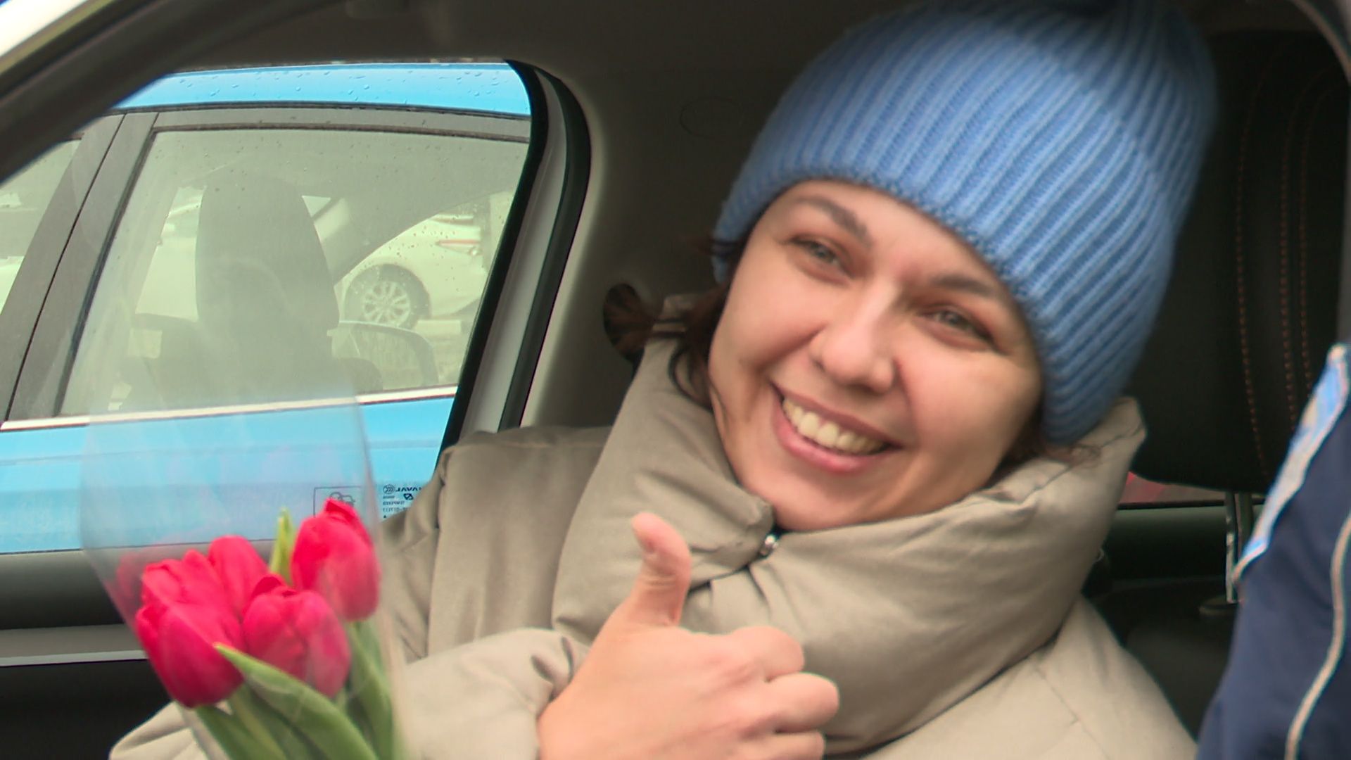 реутов, гибдд, проверка документов, цветы для автоледи, тюльпаны, 8 марта,