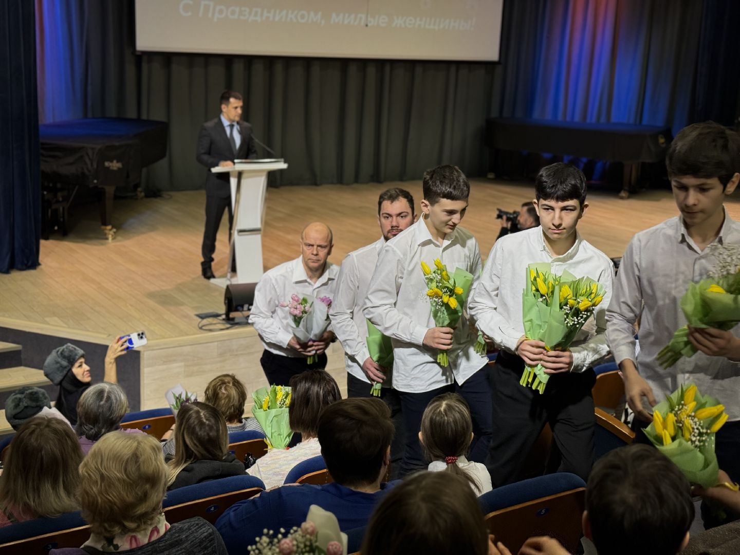 международный женский день, Концерт, глава ленинского городского округа,детская школа искусств,