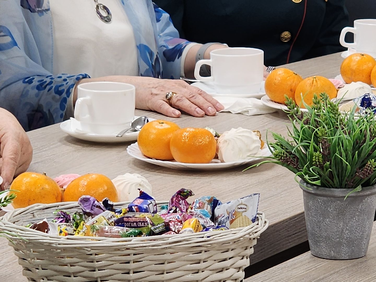 8 марта, мытищи, девушки,