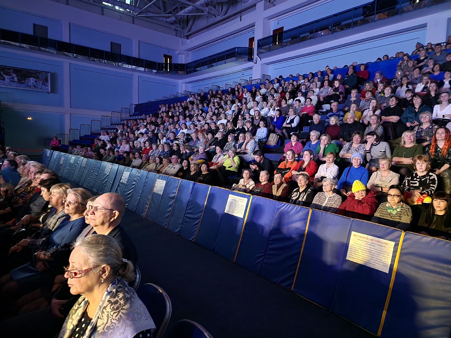 Чехов, дворец спорта олимпийский, 8 Марта, международный женский день, праздник, мероприятие, награждение, почетные грамоты, благодарственные письма, памятные знаки, глава округа михаил собакин,