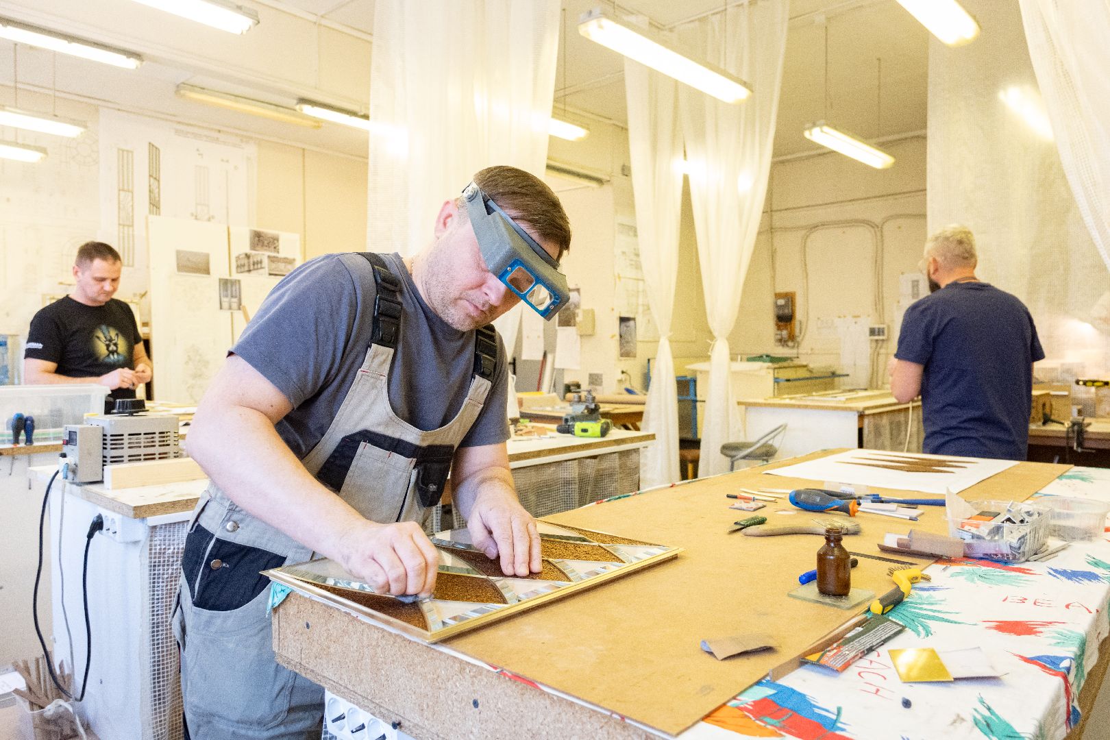 витражная мастерская, лыткарино, экономика, дом с рыцарем, дом шугаевых, витражи, вертикалки,