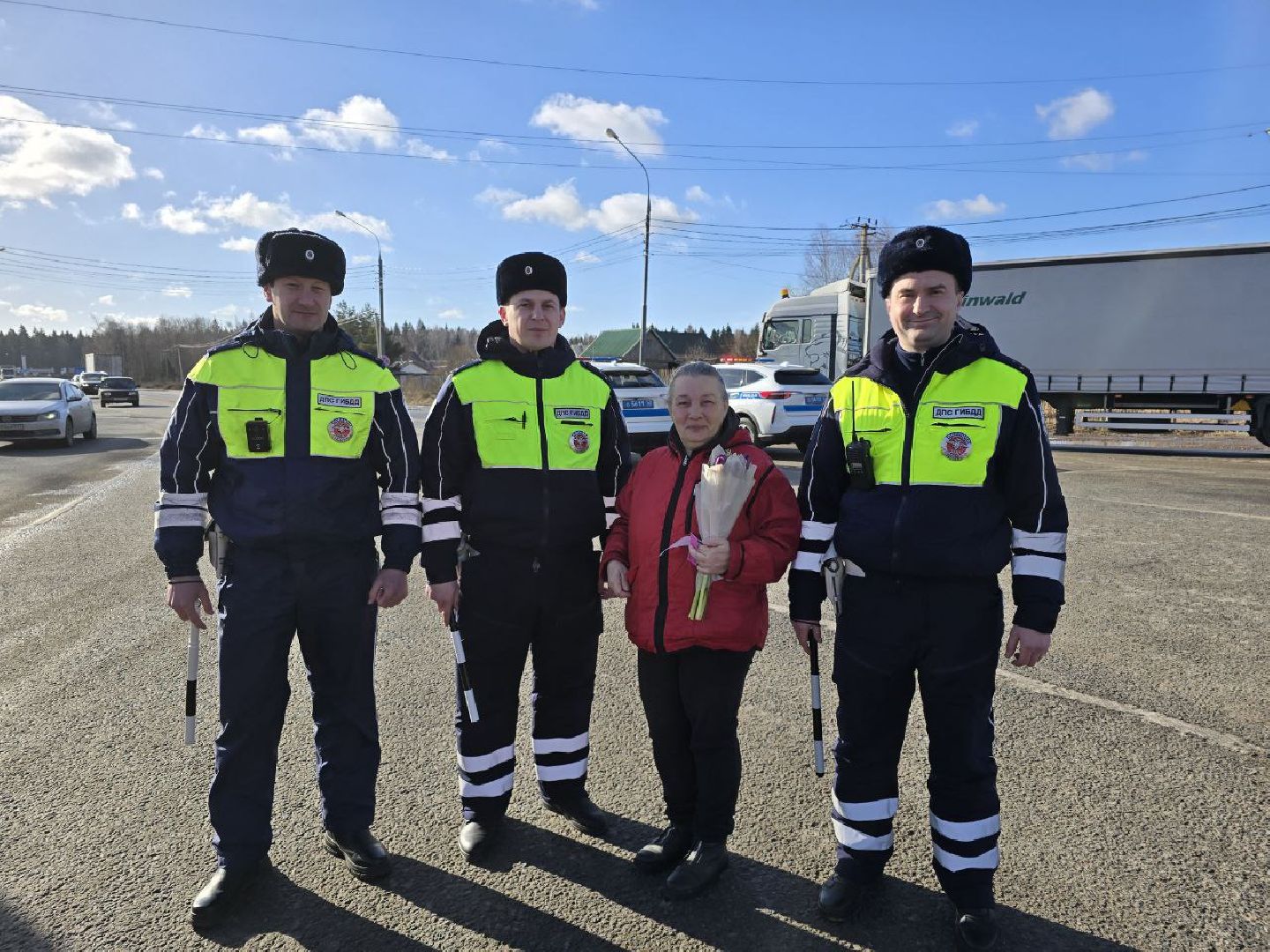 можайск, можайский муниципальный округ, подмосковье, Госавтоинспекция, 8 марта, международный женский день, поздравление, сотрудники ДПС,