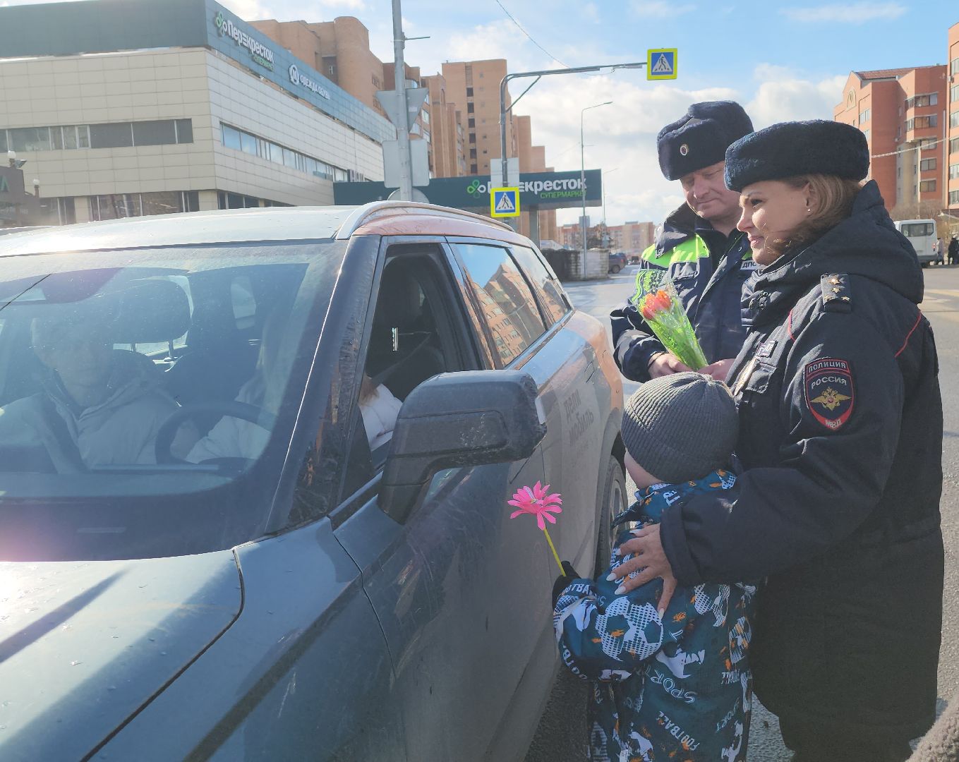 Дубна, Госавтоинспекция, цветы для автоледи, Международный женский день, Праздник,