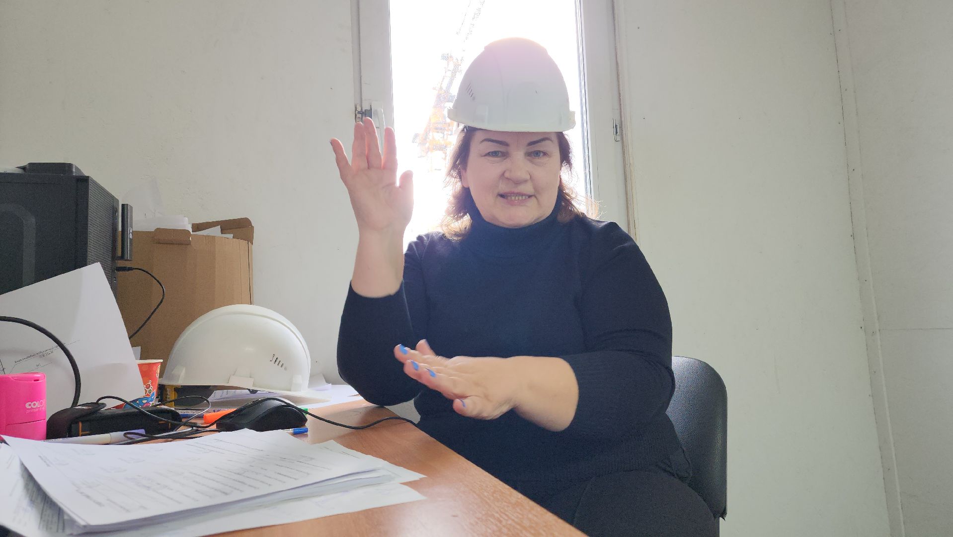 Женщина-крановщик, Лобня, 8 марта,