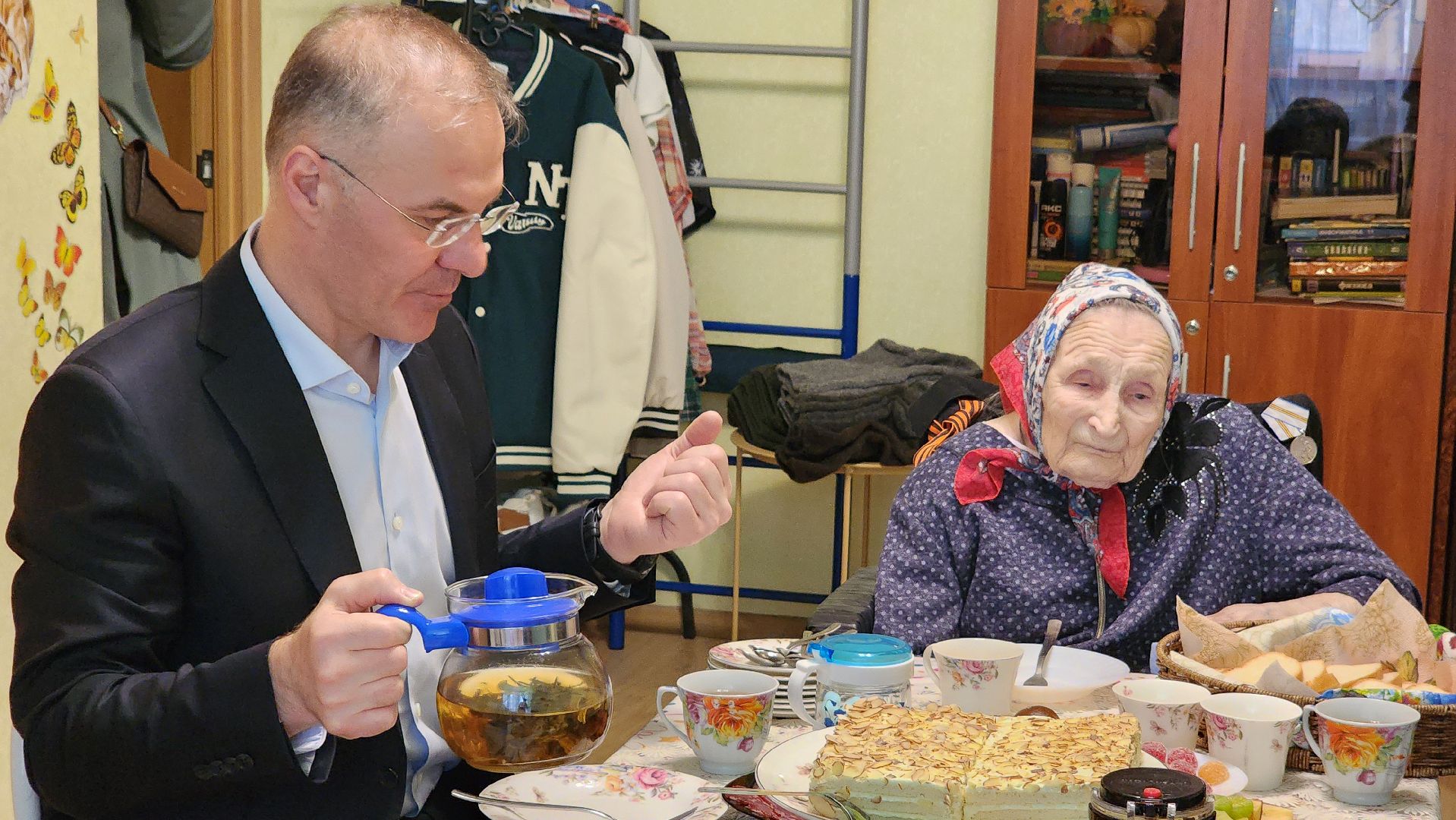 поздравление ветерана труда, 8 марта, протвино,