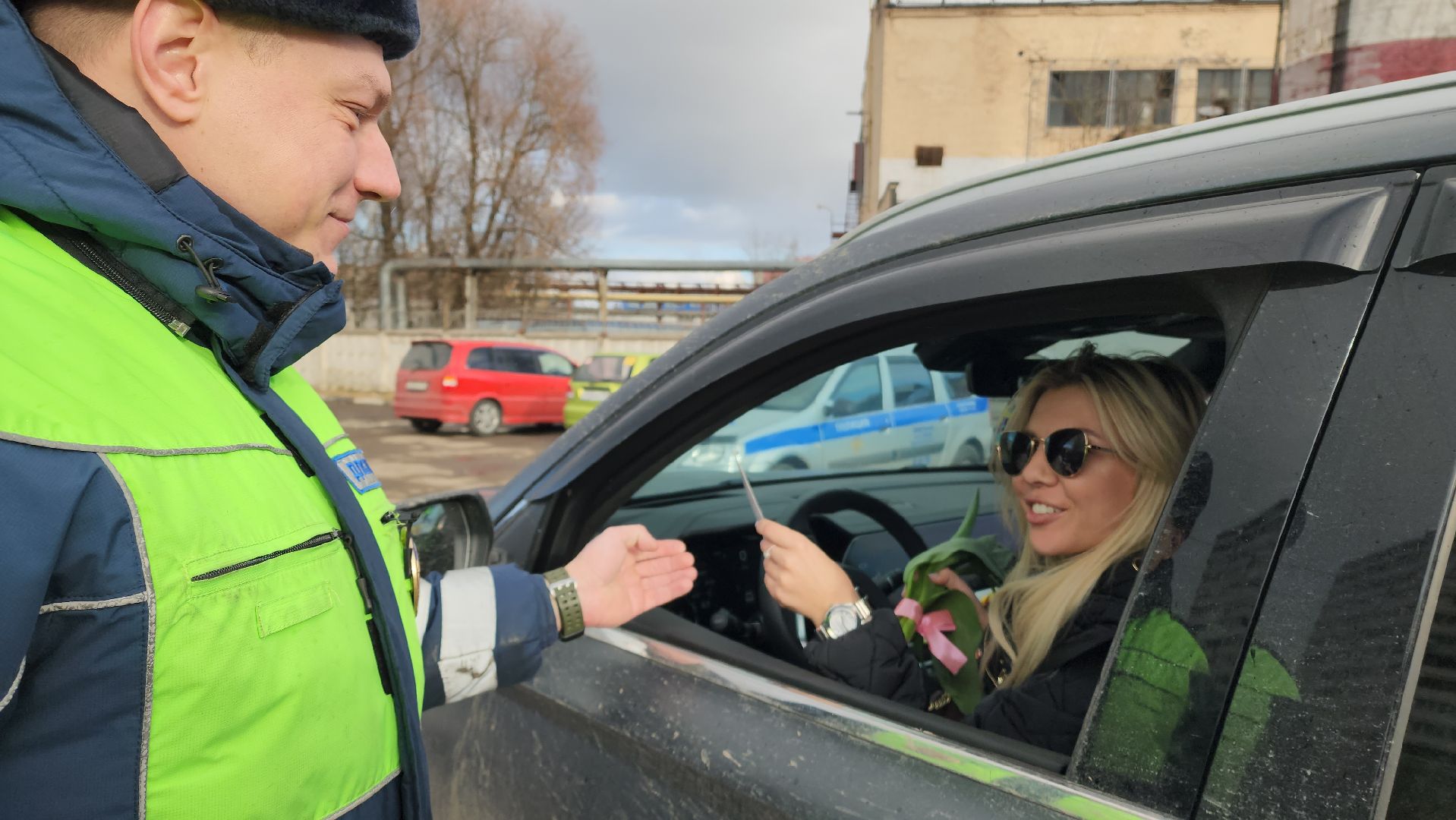 цветы для автоледи, Цветы, Лобня, госавтоинспекция,