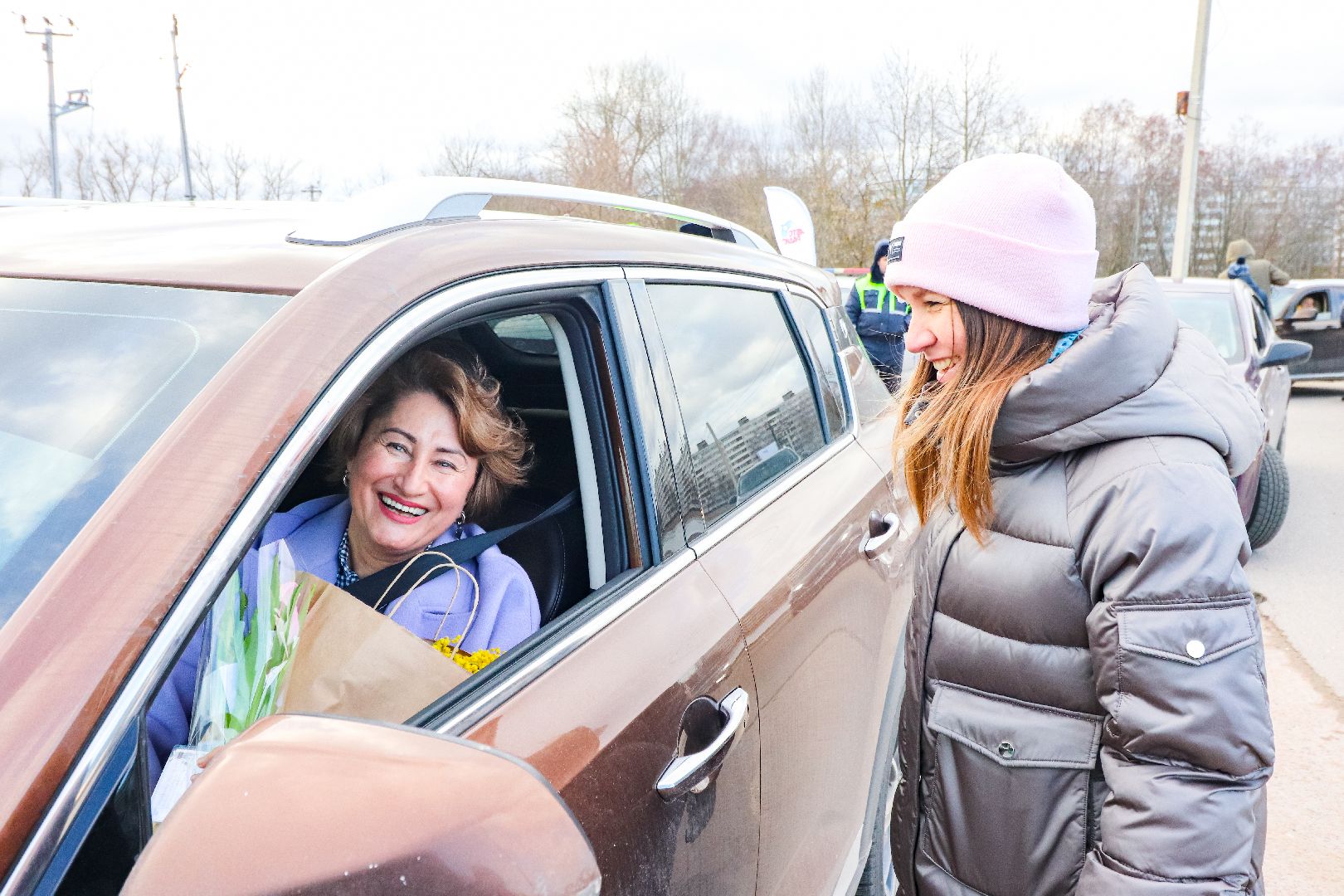 Клин, общество, транспорт, 8 марта, цветы автоледи, ДПС,
