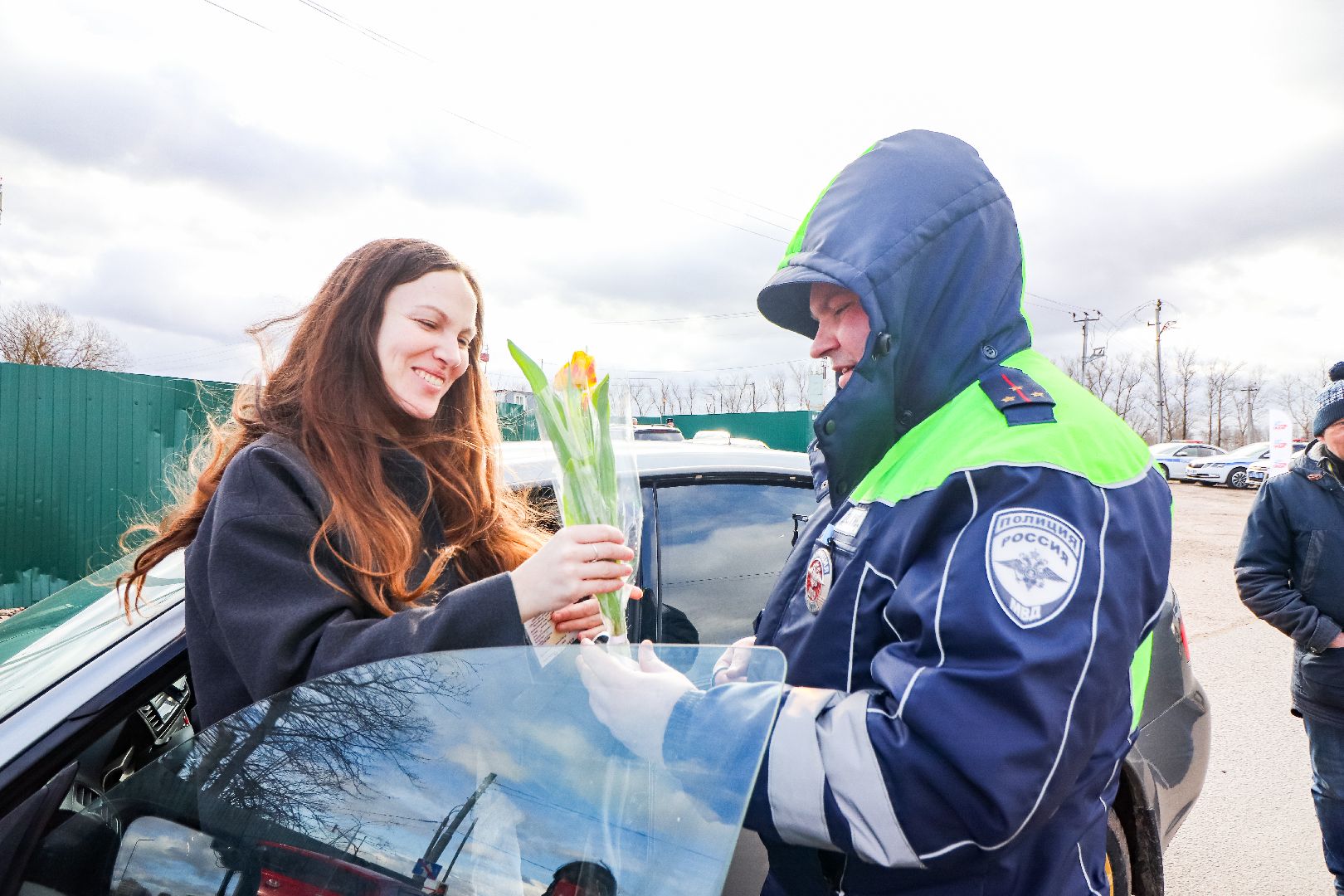 Клин, общество, транспорт, 8 марта, цветы автоледи, ДПС,