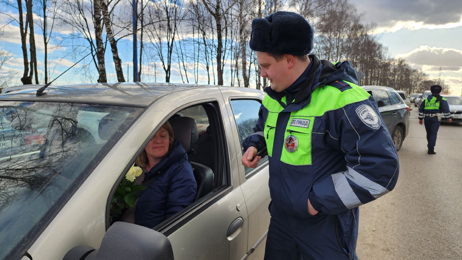 кашира, 8 марта, госавтоинспекция, транспорт, праздник, акция, цветы,