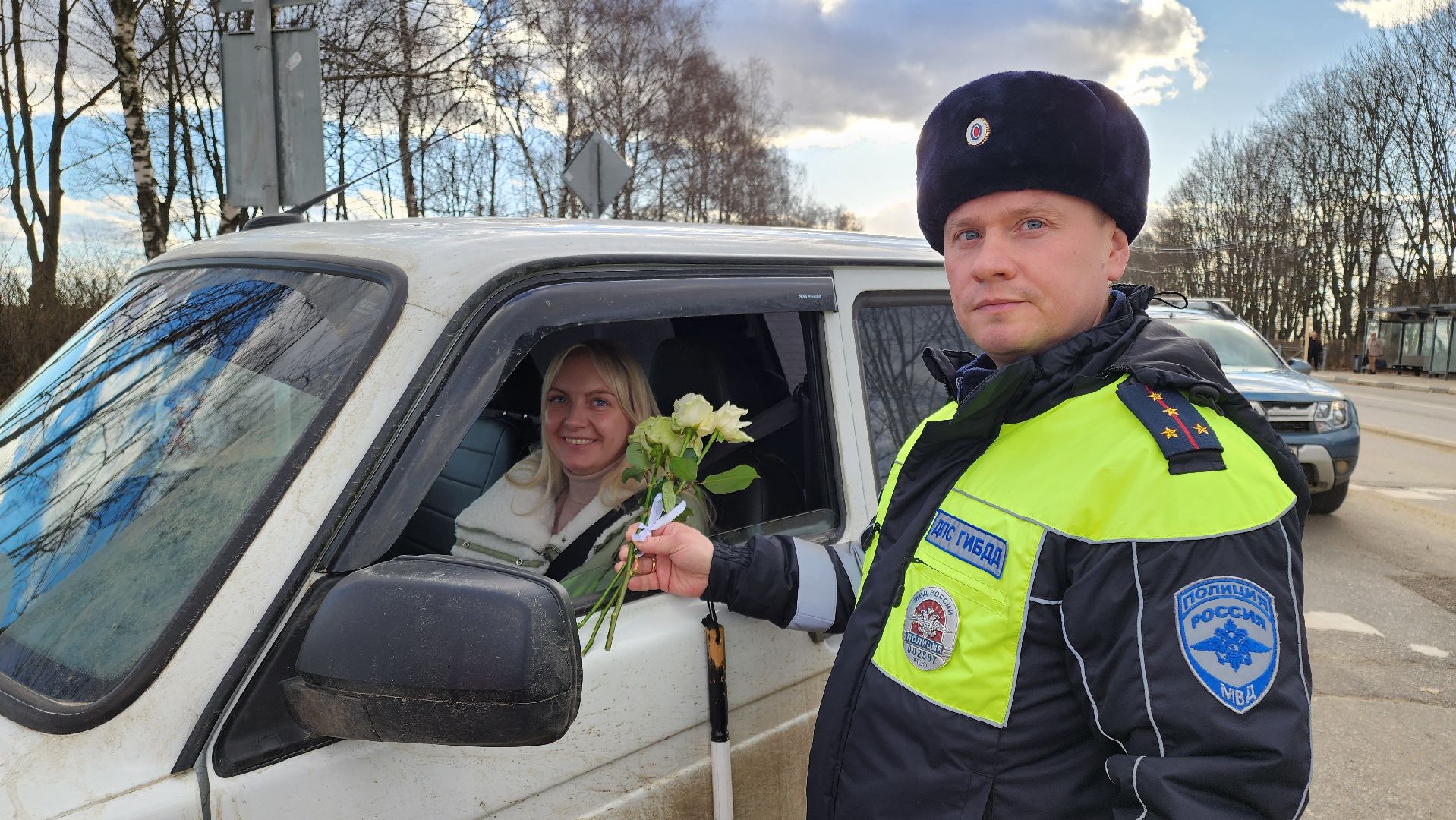 кашира, 8 марта, госавтоинспекция, транспорт, праздник, акция, цветы,
