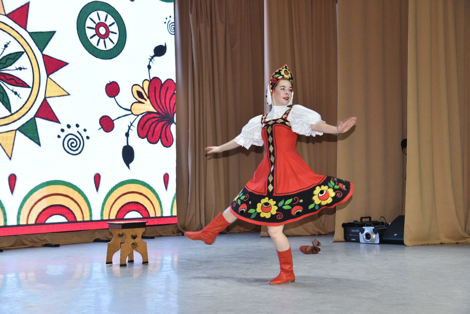 лотошино, лотошинский цдк, концерт, 8 марта, международный женский день,