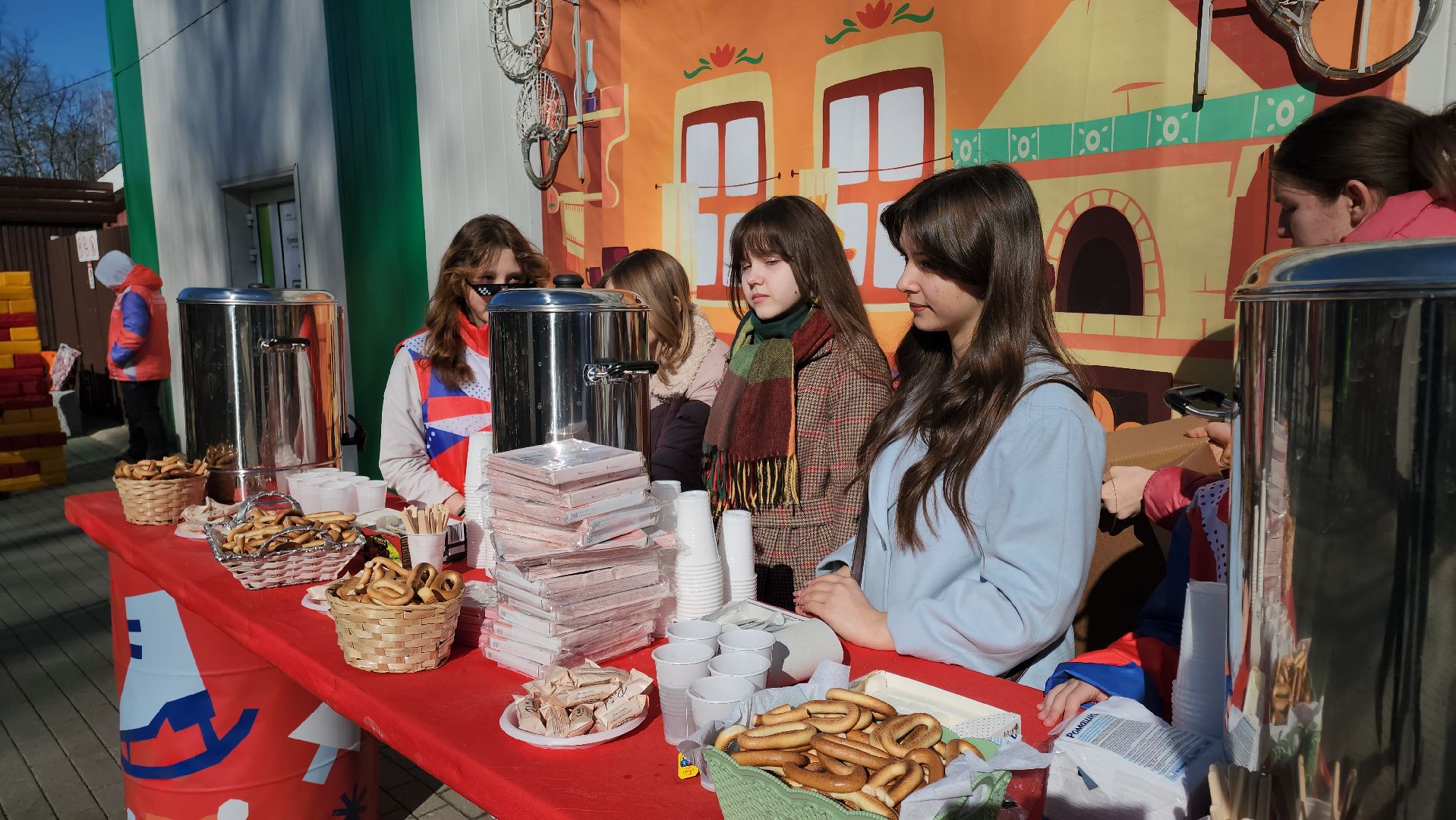 кашира, парк, 8 марта, праздник, чайная станция, угощения,