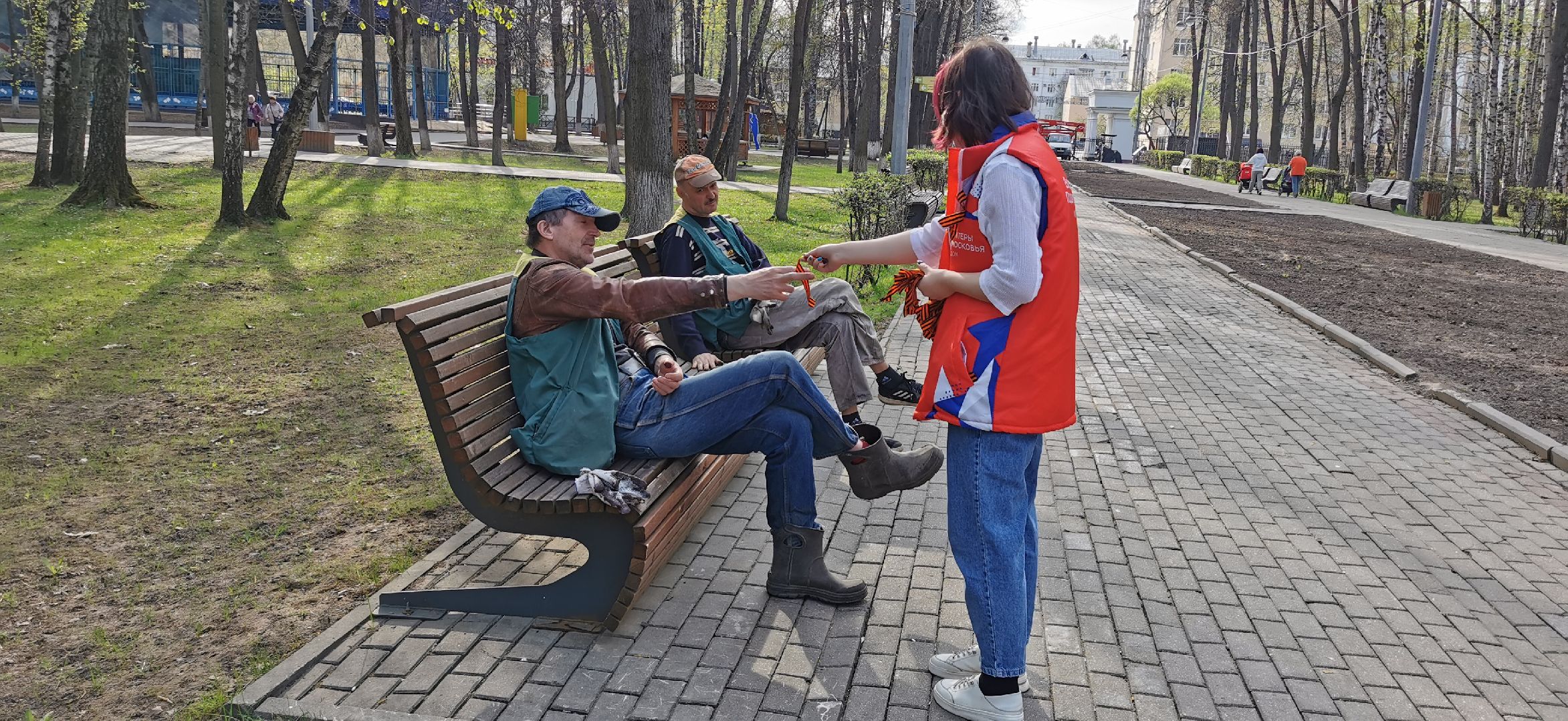 волонтеры, 9 мая, День Победы, Георгиевская ленточка,