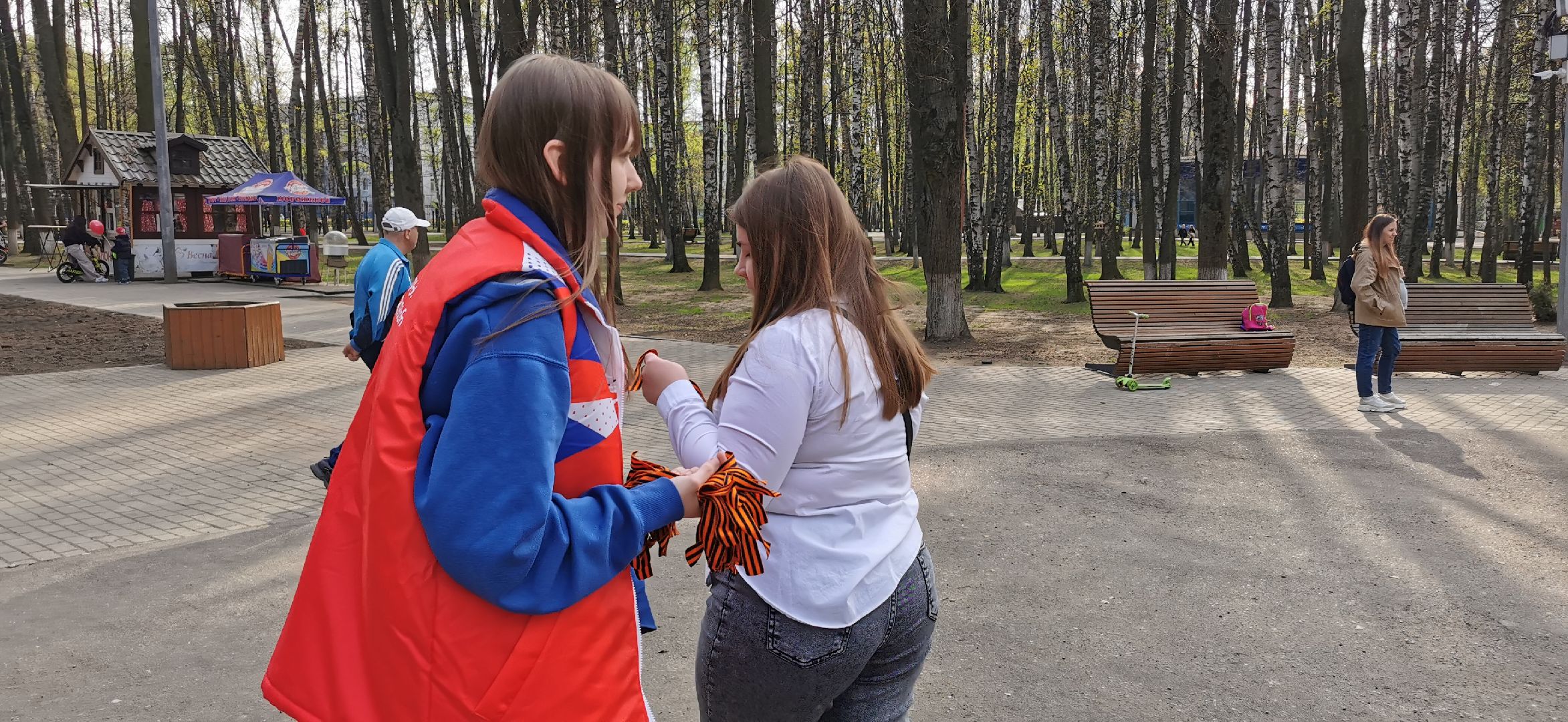 волонтеры, 9 мая, День Победы, Георгиевская ленточка,