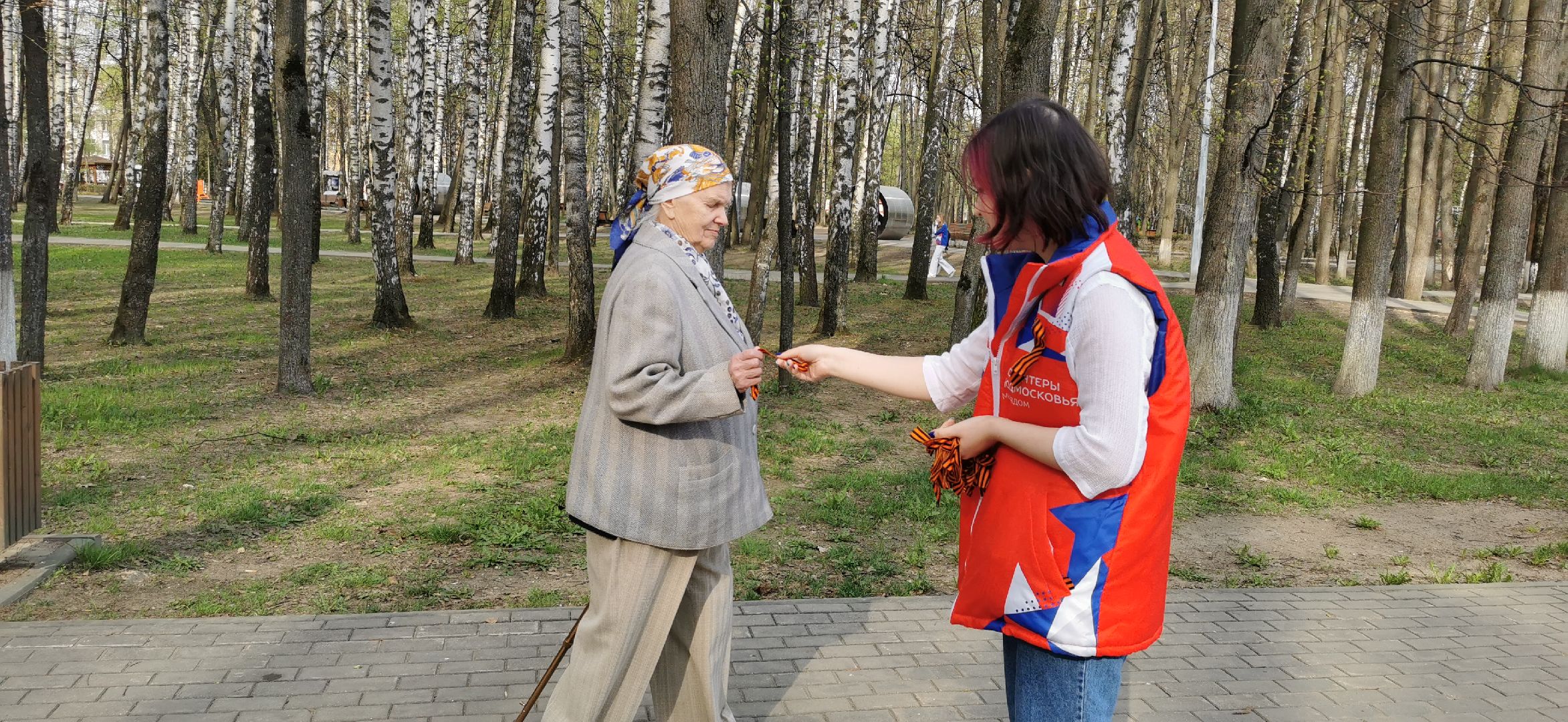 волонтеры, 9 мая, День Победы, Георгиевская ленточка,