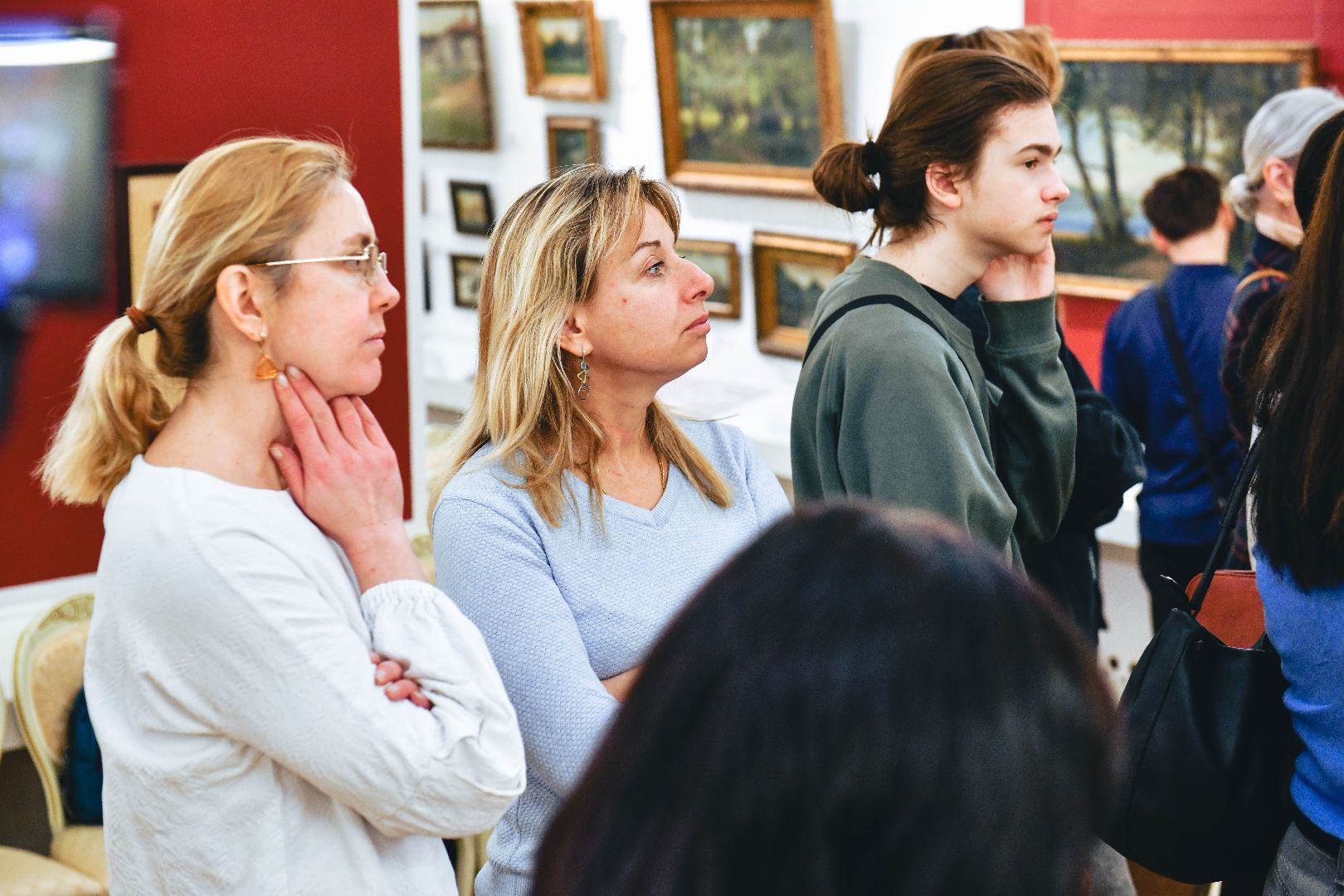 экскурсия, экскурсовод, галерея, картина,