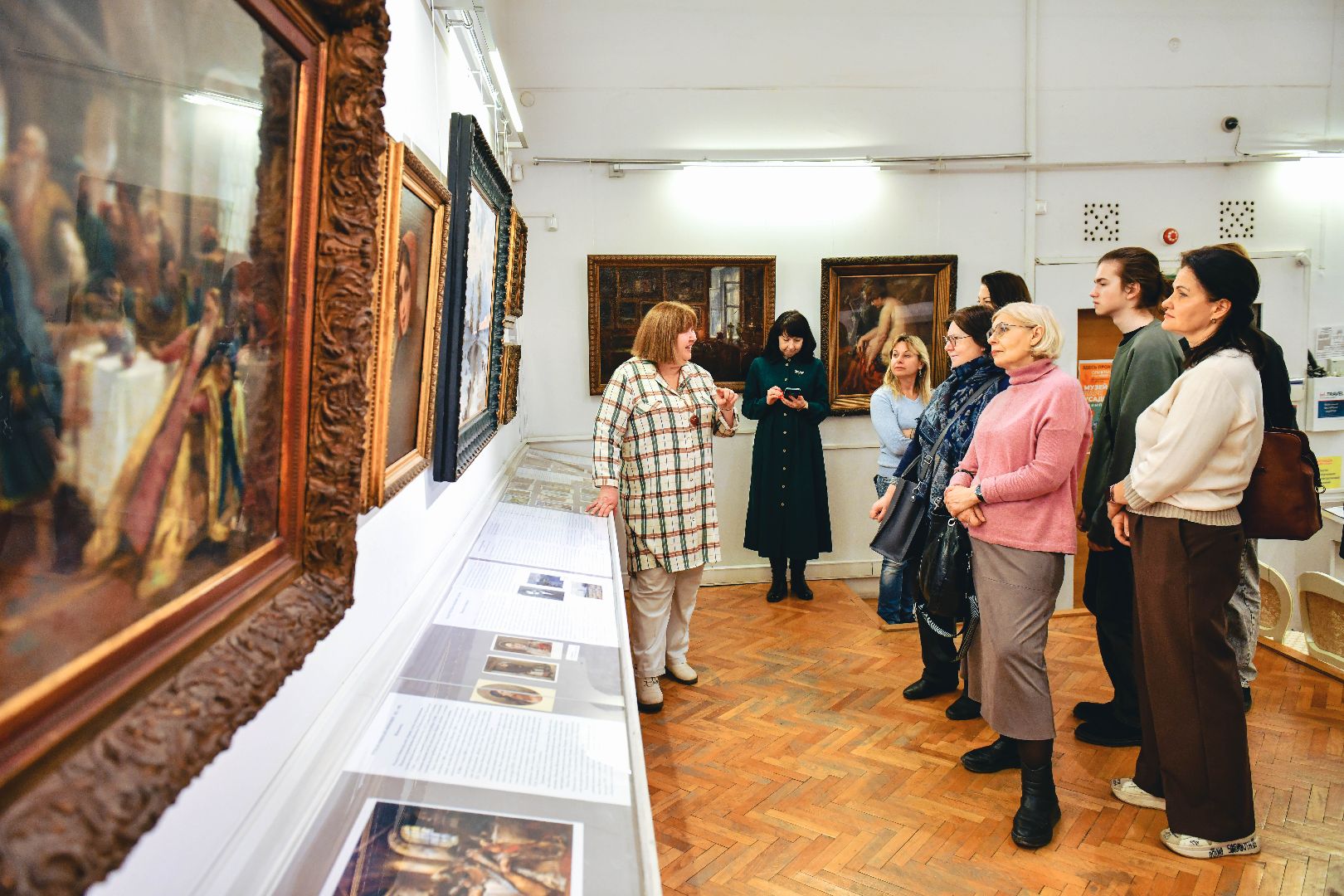 экскурсия, экскурсовод, галерея, картина,