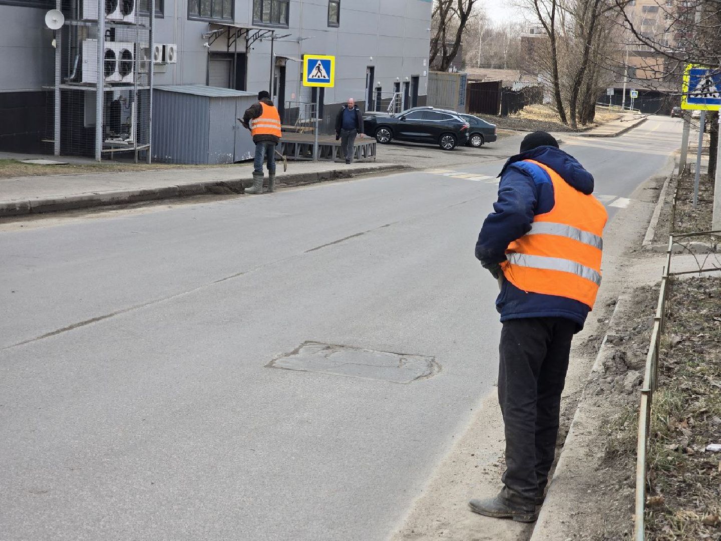 можайск, можайский муниципальный округ, подмосковье, жкх, уборка улиц, весна, коммунальщики,