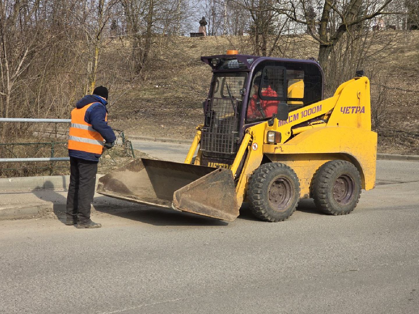 можайск, можайский муниципальный округ, подмосковье, жкх, уборка улиц, весна, коммунальщики,
