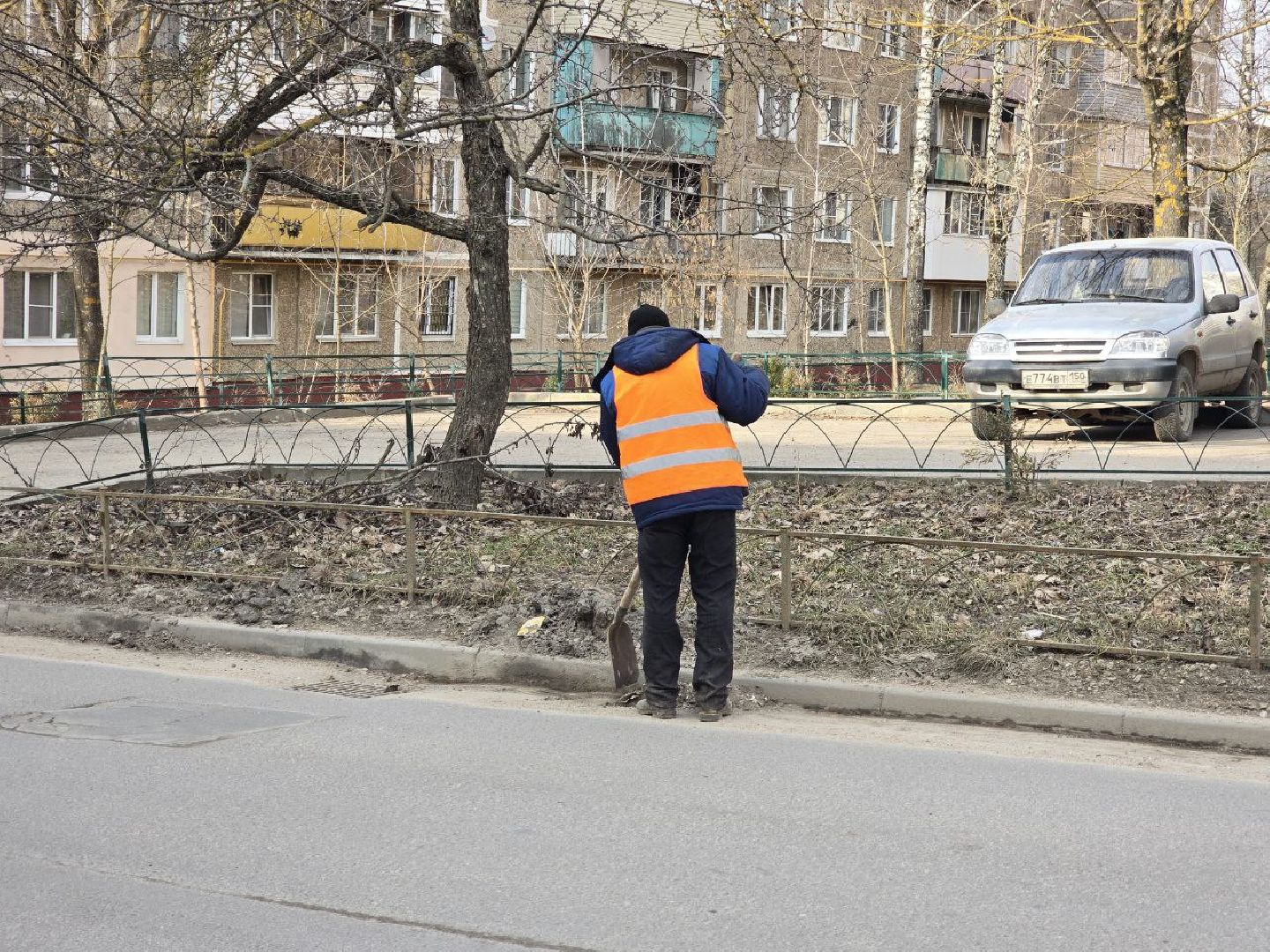 можайск, можайский муниципальный округ, подмосковье, жкх, уборка улиц, весна, коммунальщики,