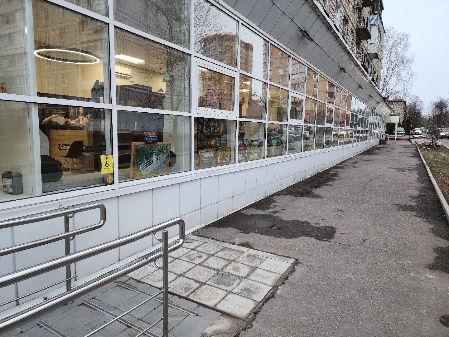 Чехов, улица Лопасненская, центральная библиотека, модернизация, обновление, модельная библиотека нового поколения, образовательный центр, красивый и модный дизайн, современное оборудование, информационные технологии, новая мебель, компьютеры, нацпроект Культура, госпрограмма московской области, культура и туризм в подмосковье,