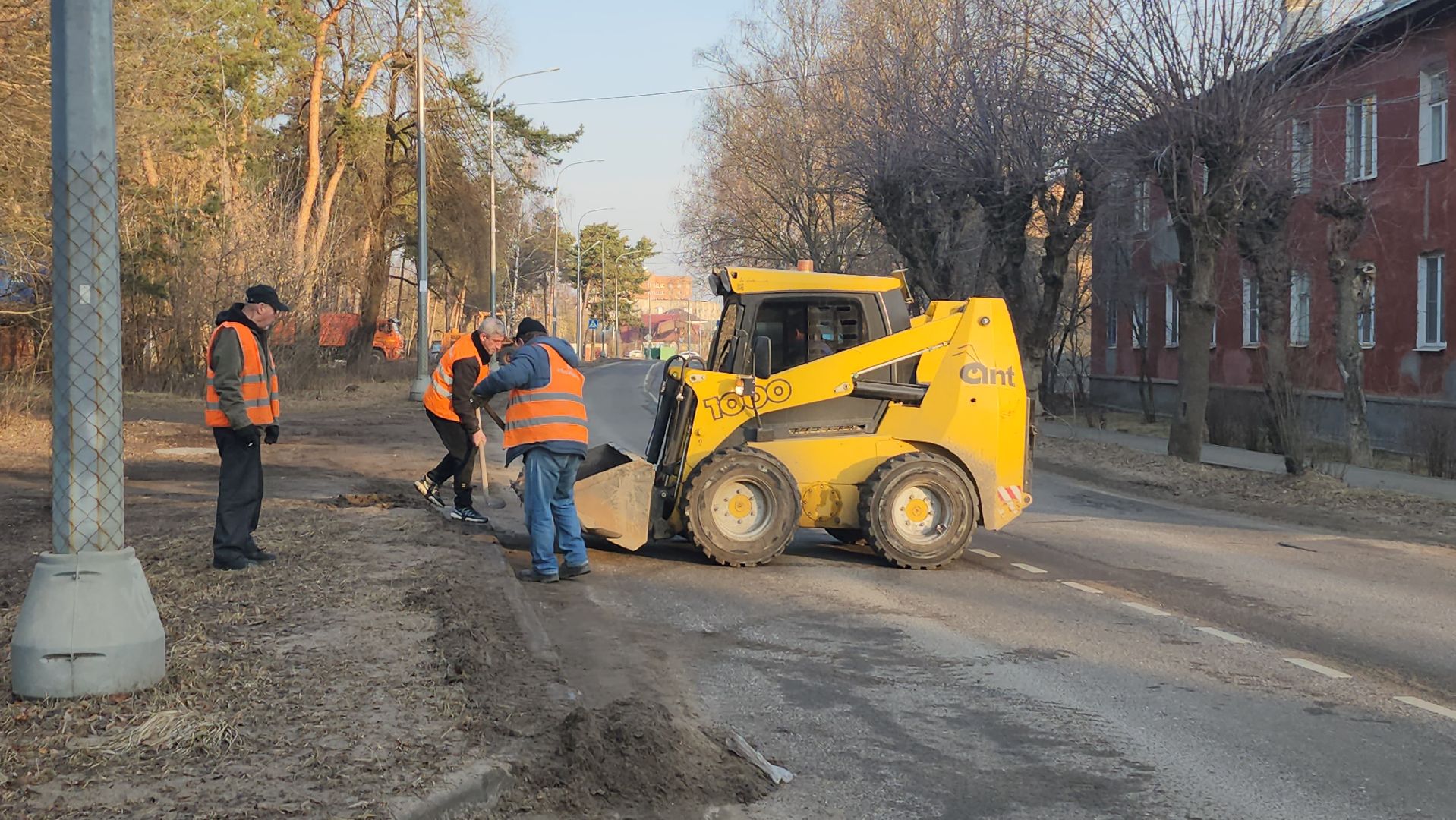 серпухов, уборка улицы Захаркина, комбинат благоустройства, вертикалки,