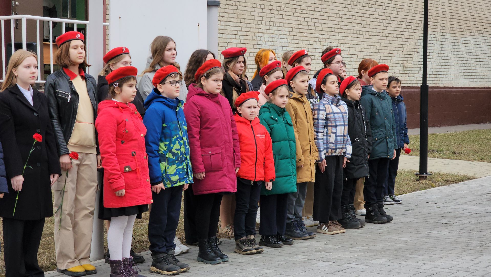 мемориальная доска, Лобня, Школа,