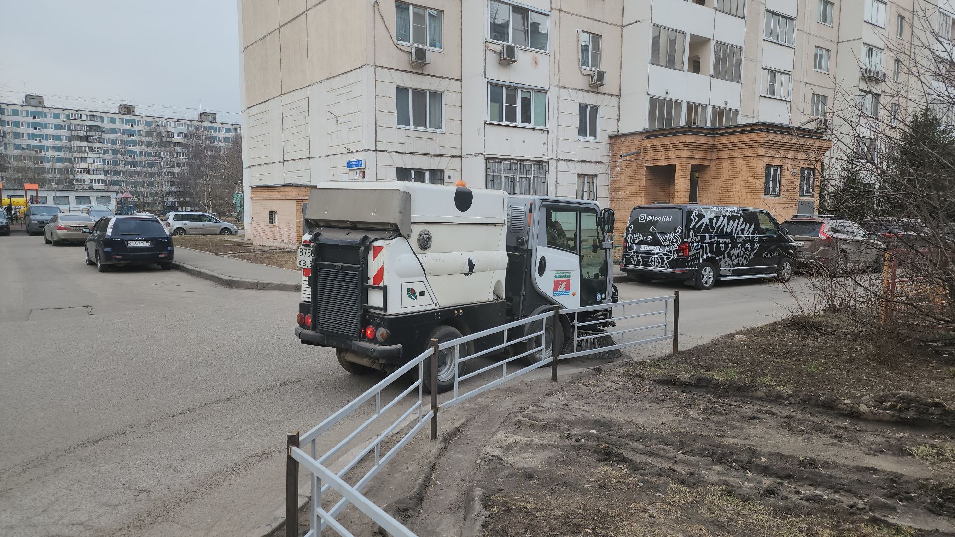 долгопрудный, мбу благоустройство, Подметально-уборочная машина,поливочная машина,