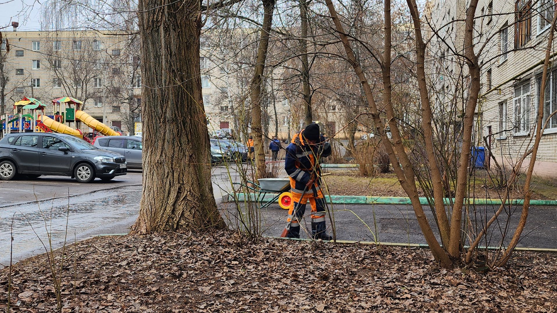 истра, благоустройство, уборка дворов после зимы,