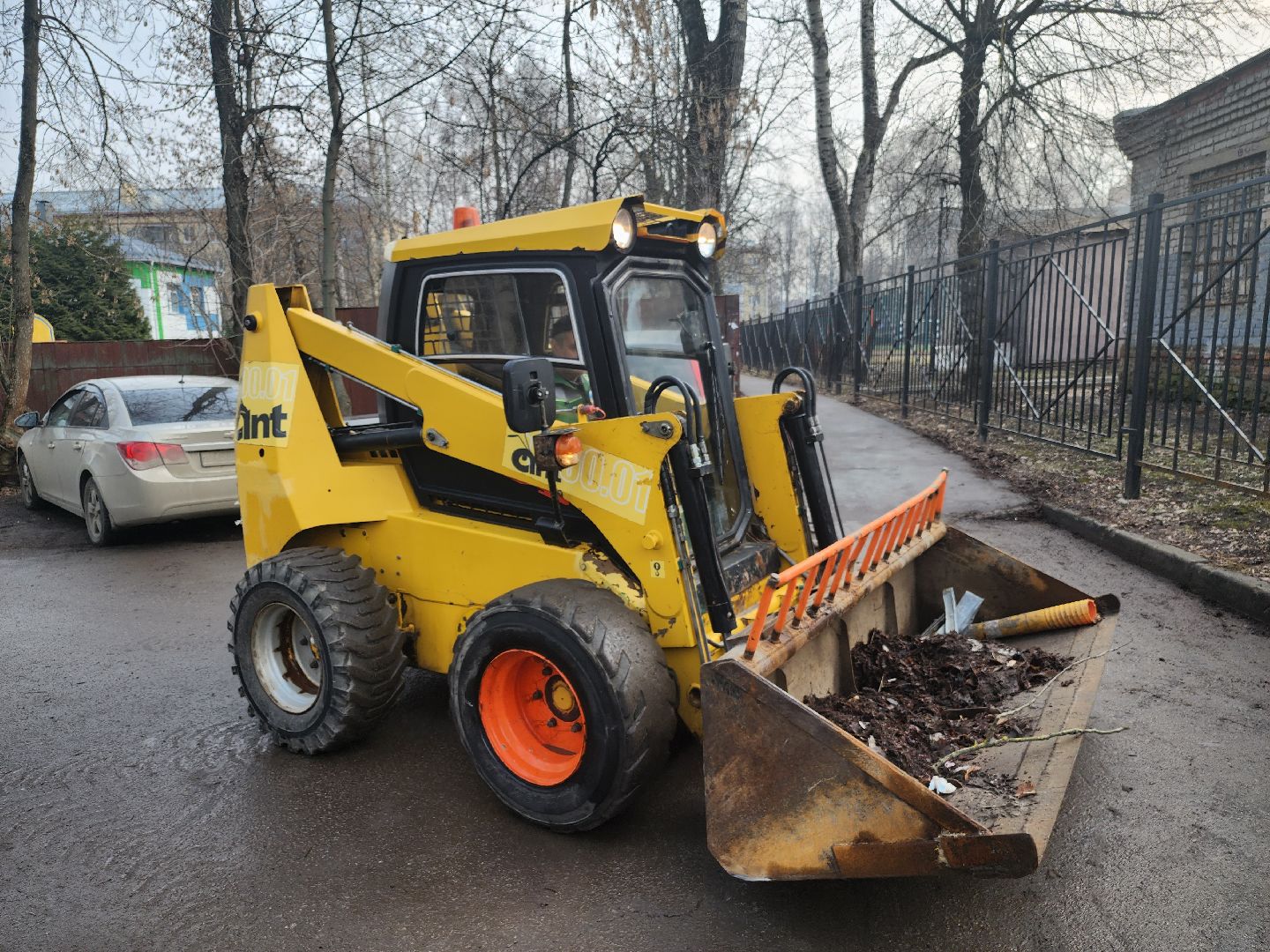 долгопрудный, мбу благоустройство, смет мусора, погрузчик,