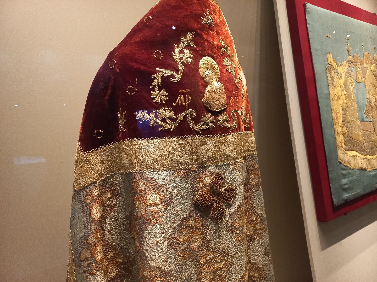 сергиев посад, лавра, сергиево-посадский музей-заповедник, Ризница, шитьё, Кирилло-белозерский музей-заповедник,