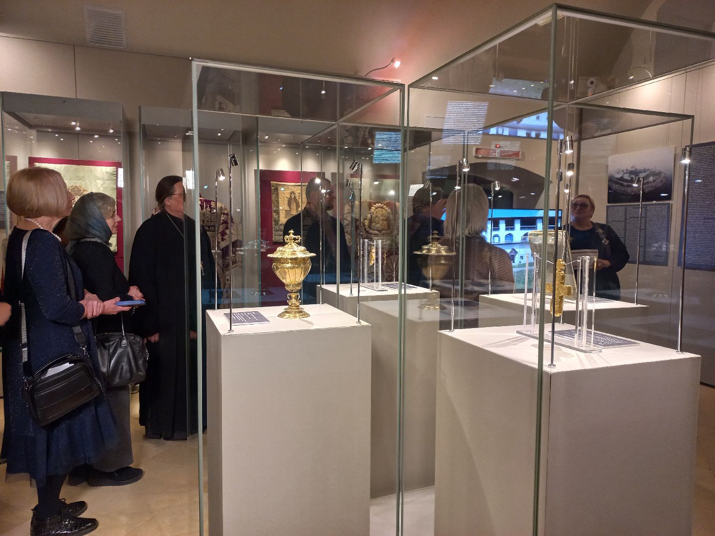 сергиев посад, лавра, сергиево-посадский музей-заповедник, Ризница, шитьё, Кирилло-белозерский музей-заповедник,