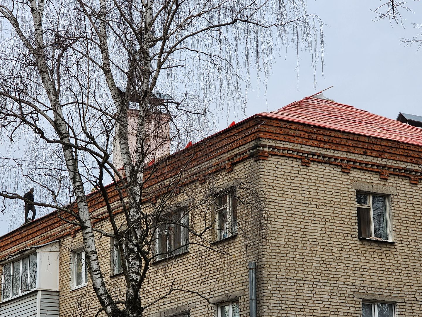 Чехов, улица Ильича 38, жилой дом, капитальный ремонт кровли, капремонт крыши, демонтажные работы, новый каркас, покрытие кровли, обновление,гидроизоляция, теплоизоляция, Фонд капремонта Московской области,