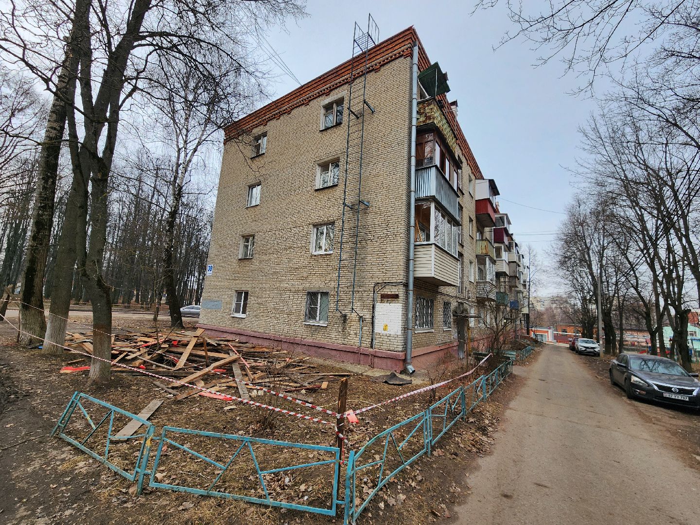 Чехов, улица Ильича 38, жилой дом, капитальный ремонт кровли, капремонт крыши, демонтажные работы, новый каркас, покрытие кровли, обновление,гидроизоляция, теплоизоляция, Фонд капремонта Московской области,