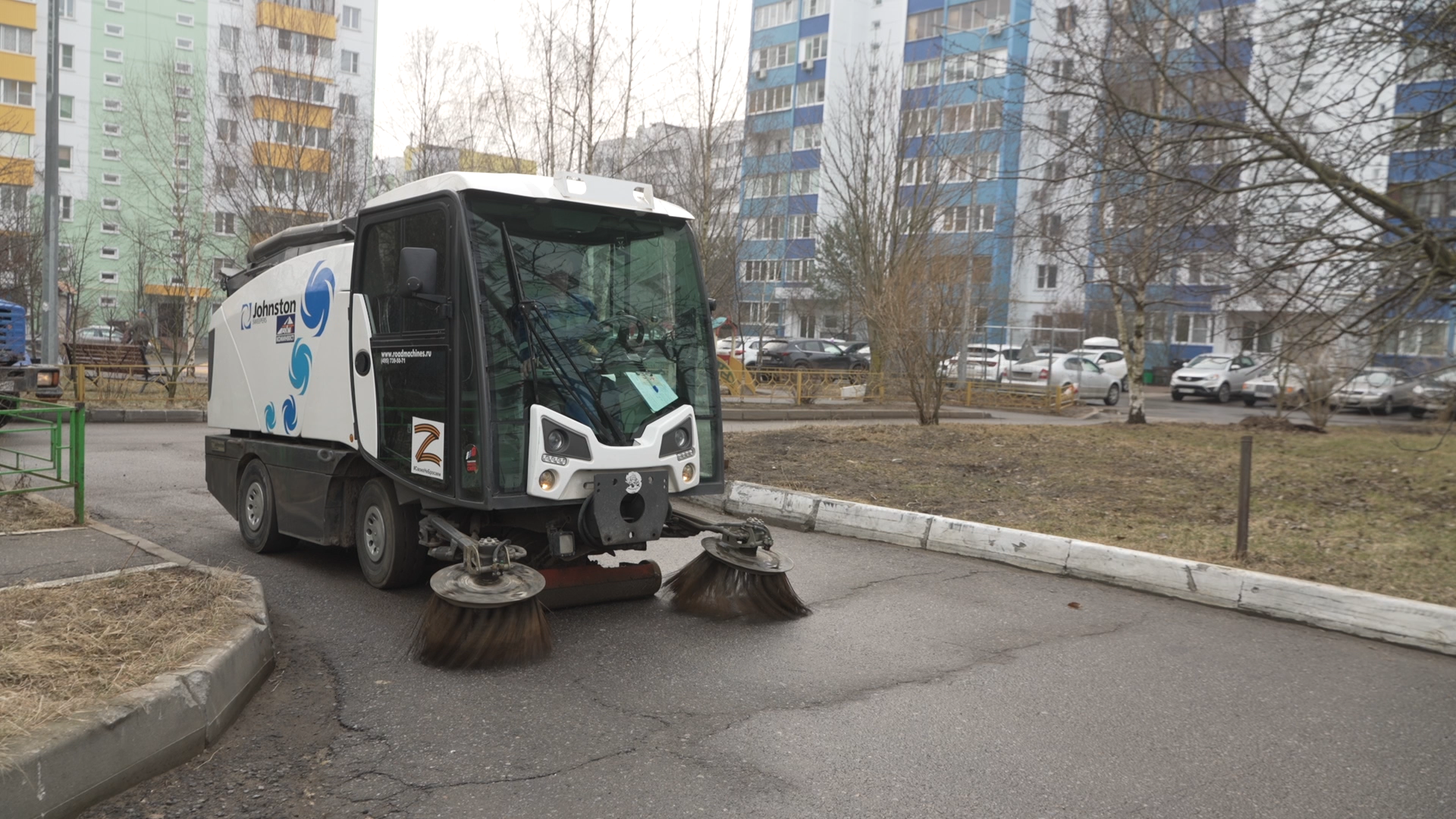 уборка дорог,Власиха уборка улиц, мкр заозерный власиха, Власиха Заозерная, весенняя уборка,