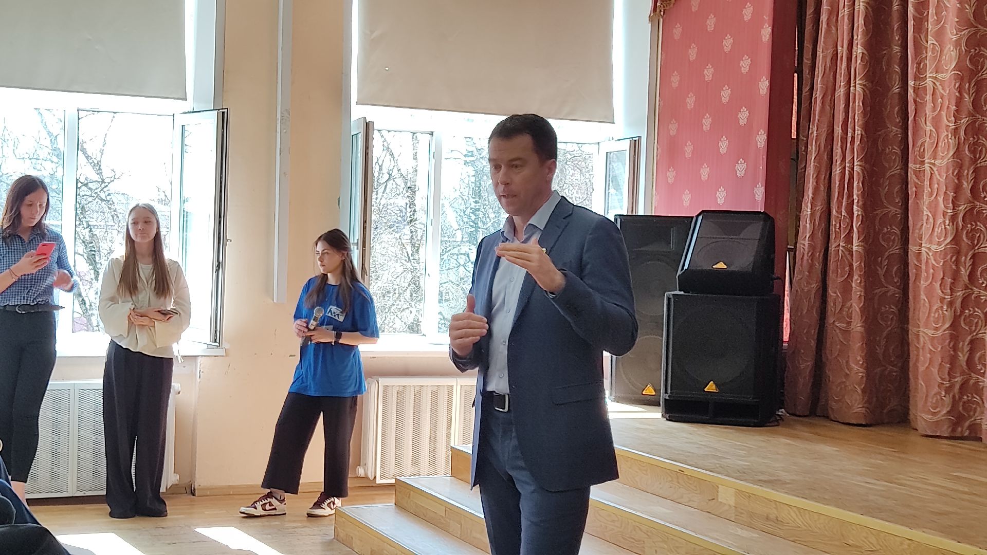 Лобня, школьники, депутат