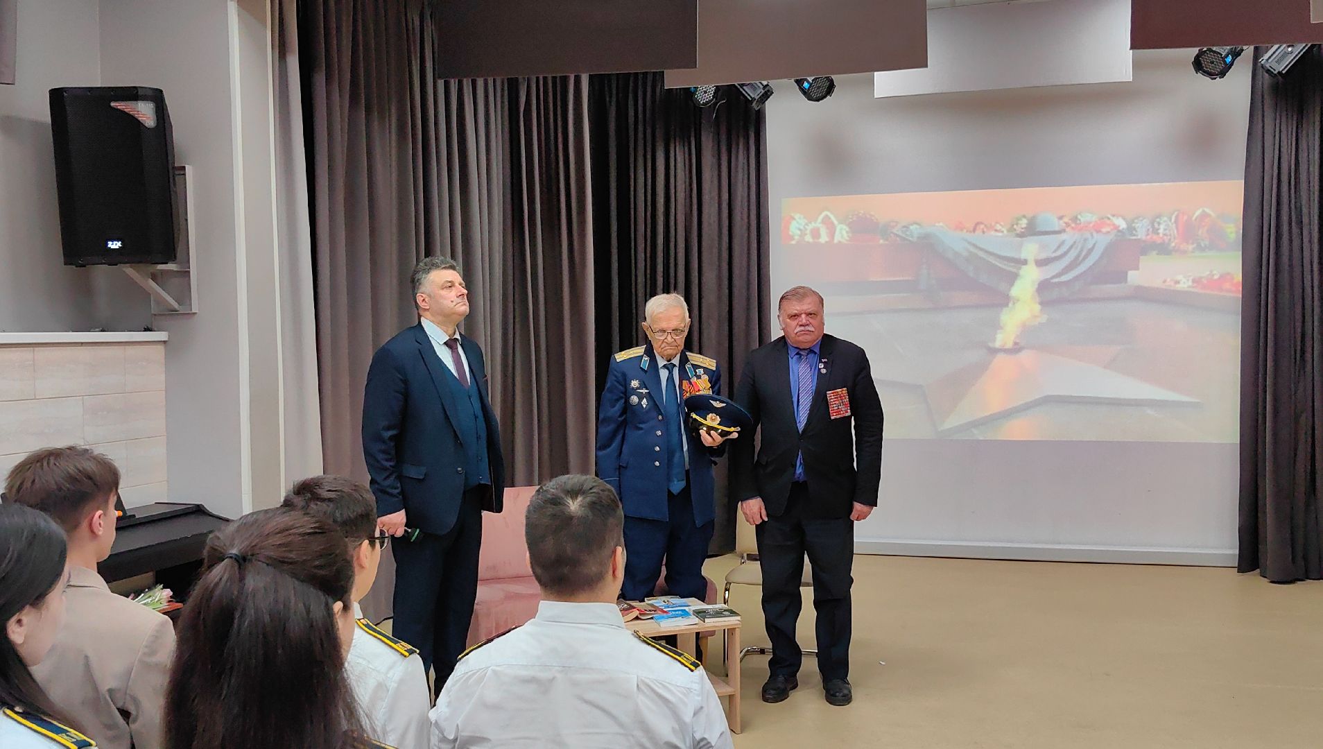 книга, великая отечественная война, ветеран, награды, движение первых, Боевое братство,