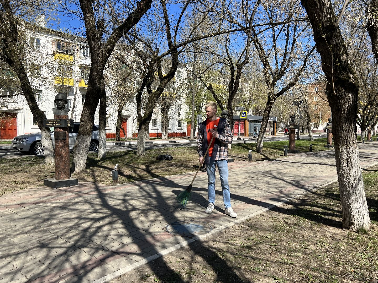 Химки, Аллея земляков-Героев, субботник, уборка