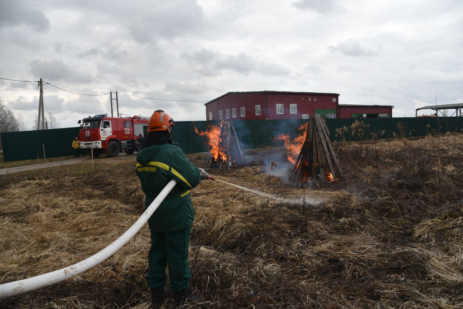 лотошино, тушение пожаров, учения, мособлпожспас, мособллес, центрлесхоз,