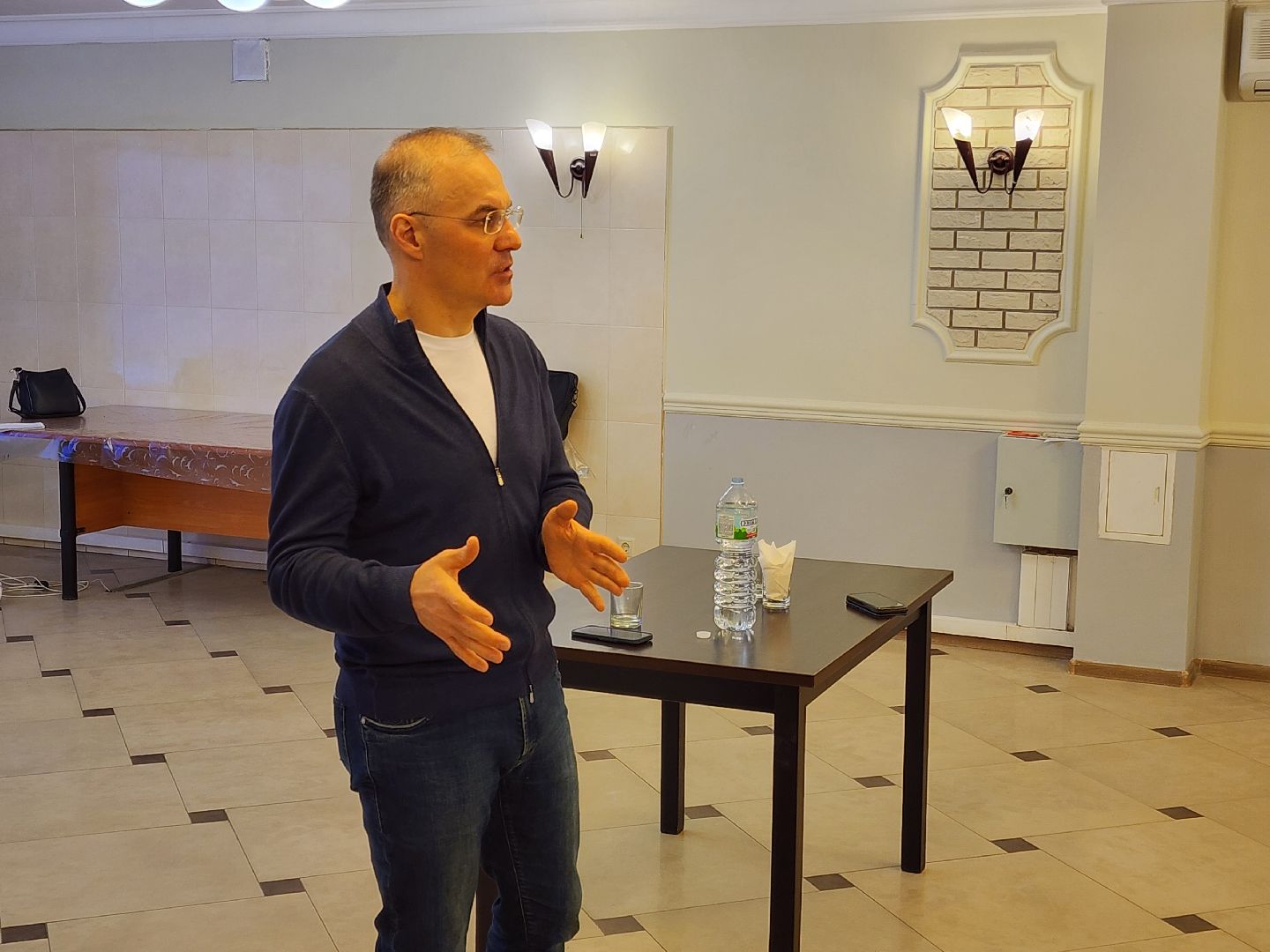 Чехов, деревня Люторецкое, завод Электрощит, депутат Госдумы РФ, Александр Коган, встреча с сотрудниками предприятия, отчет за 2024 год, результаты, достижения, Единая Россия,