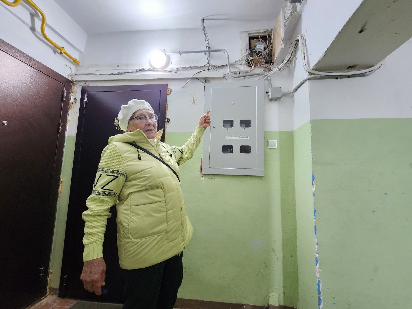 Чехов, село Новый Быт, выездная администрация, встреча с жителями, обращения граждан, улица Новая, содержание многоквартирных домов, уборка в подъездах, текущий ремонт,