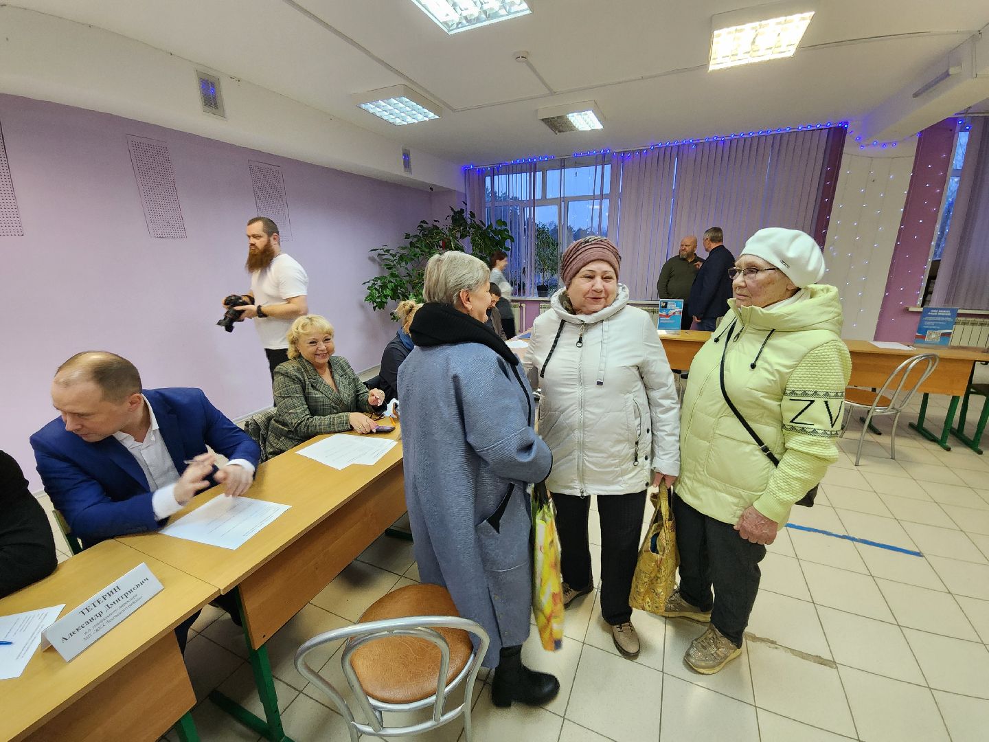 Чехов, село Новый Быт, выездная администрация, встреча с жителями, обращения граждан, улица Новая, содержание многоквартирных домов, уборка в подъездах, текущий ремонт,