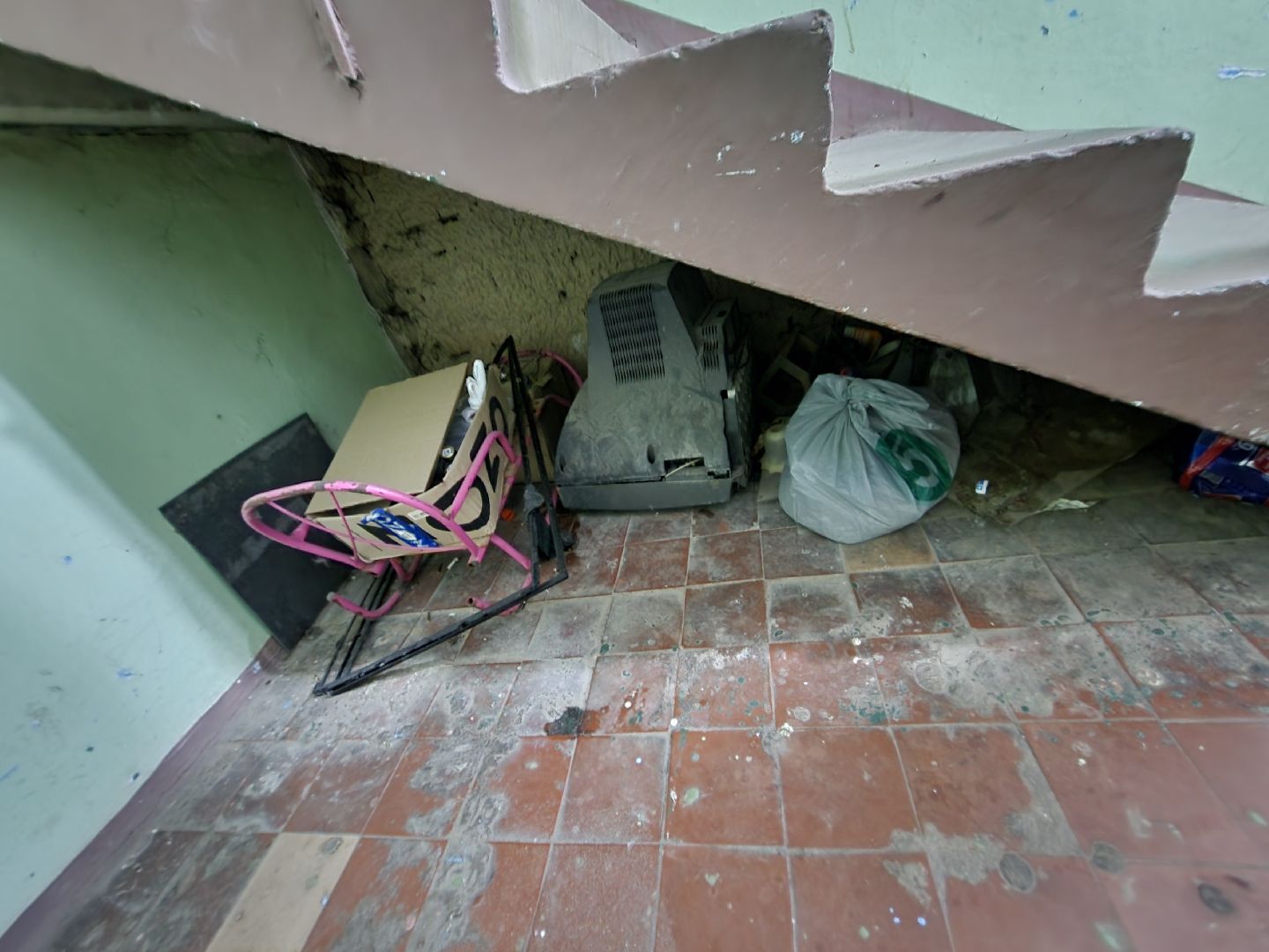 Чехов, село Новый Быт, выездная администрация, встреча с жителями, обращения граждан, улица Новая, содержание многоквартирных домов, уборка в подъездах, текущий ремонт,