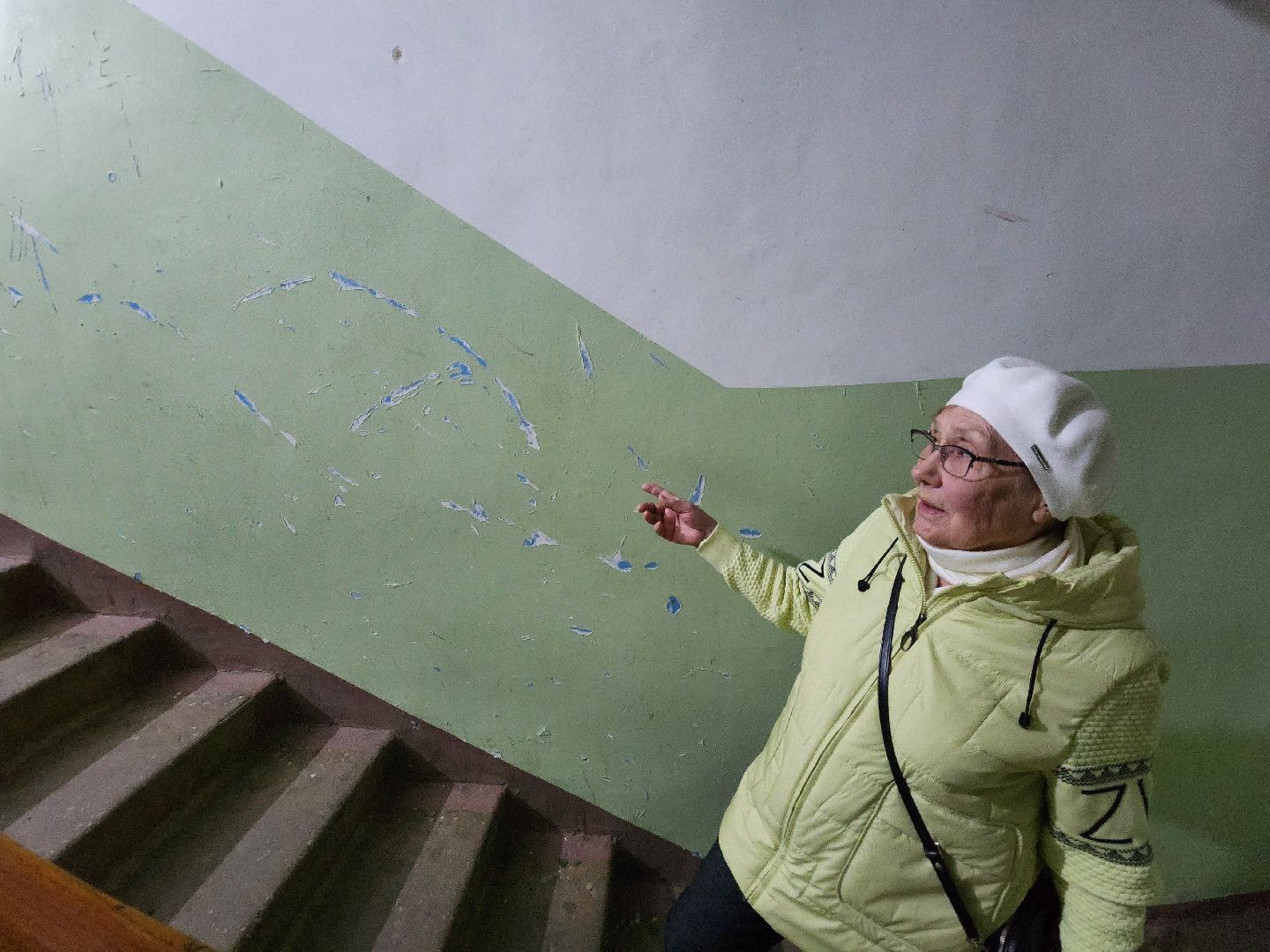 Чехов, село Новый Быт, выездная администрация, встреча с жителями, обращения граждан, улица Новая, содержание многоквартирных домов, уборка в подъездах, текущий ремонт,